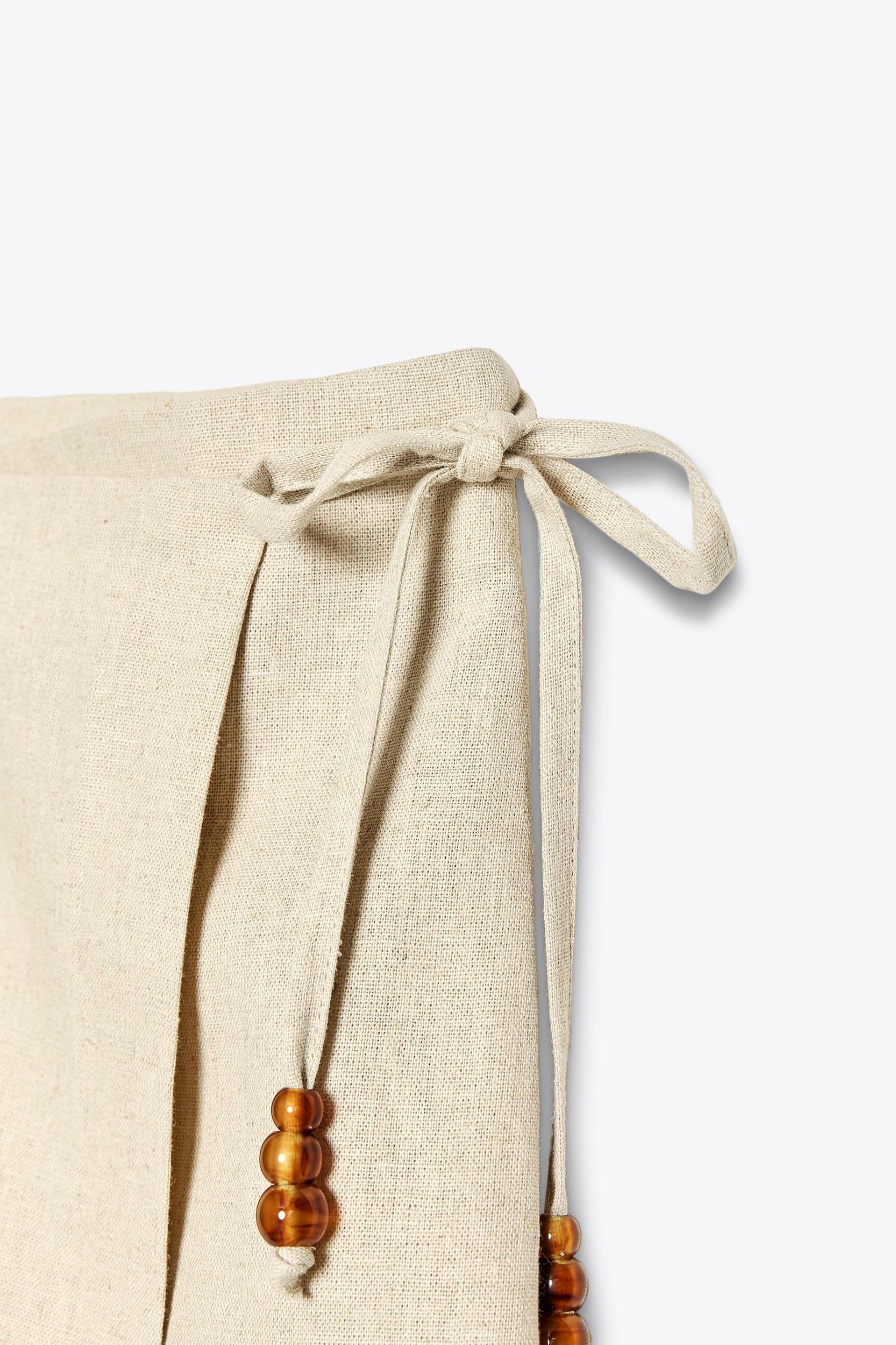 BEADED LINEN BLEND SHORTS Product Image