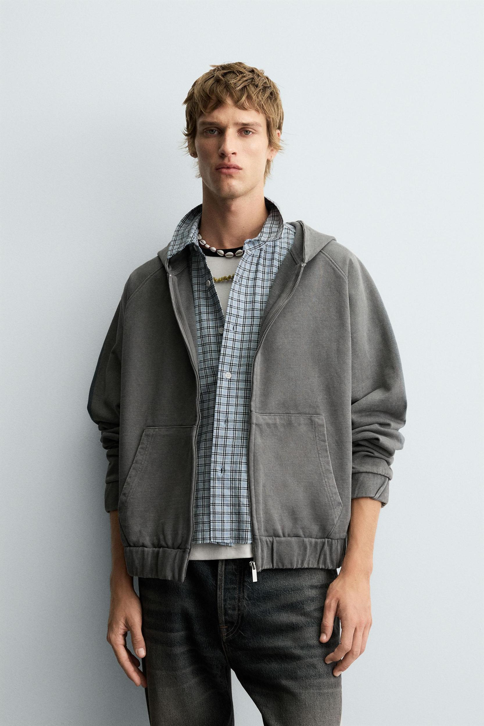 BOXY FIT HOODIE SWEATSHIRT Product Image