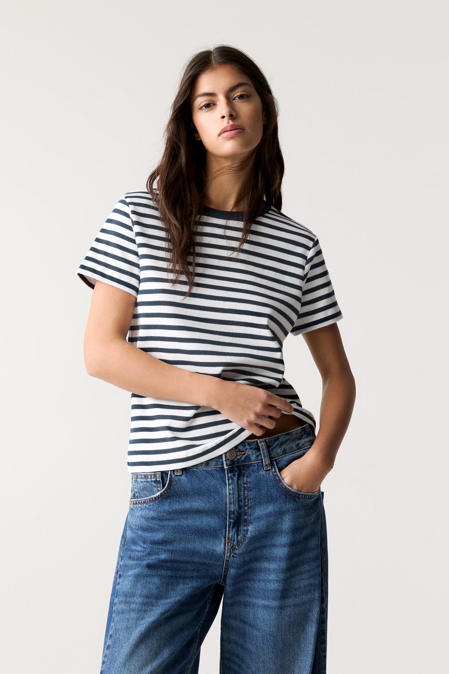 Basic short sleeve T-shirt Product Image