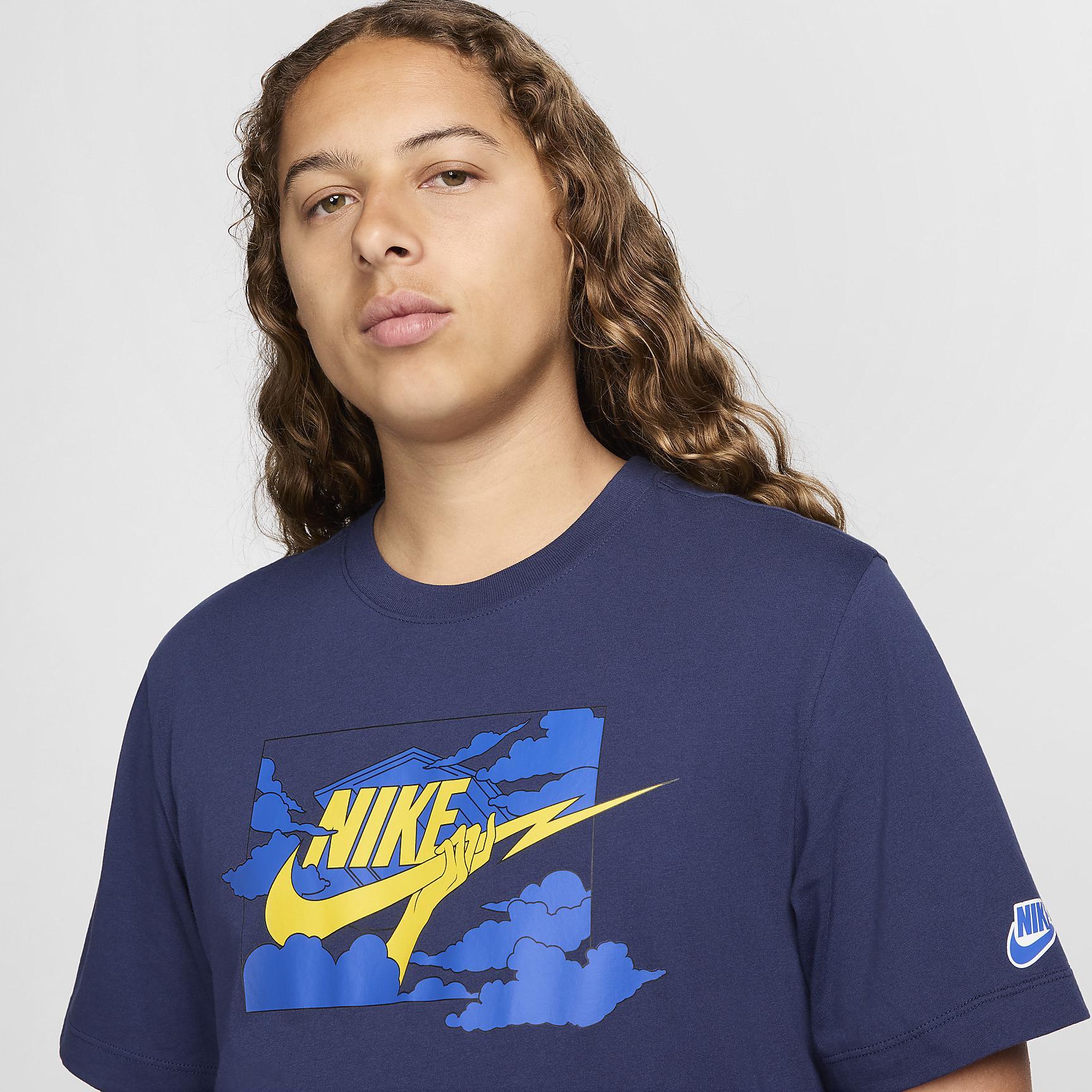 Nike Club Men's T-Shirt Product Image