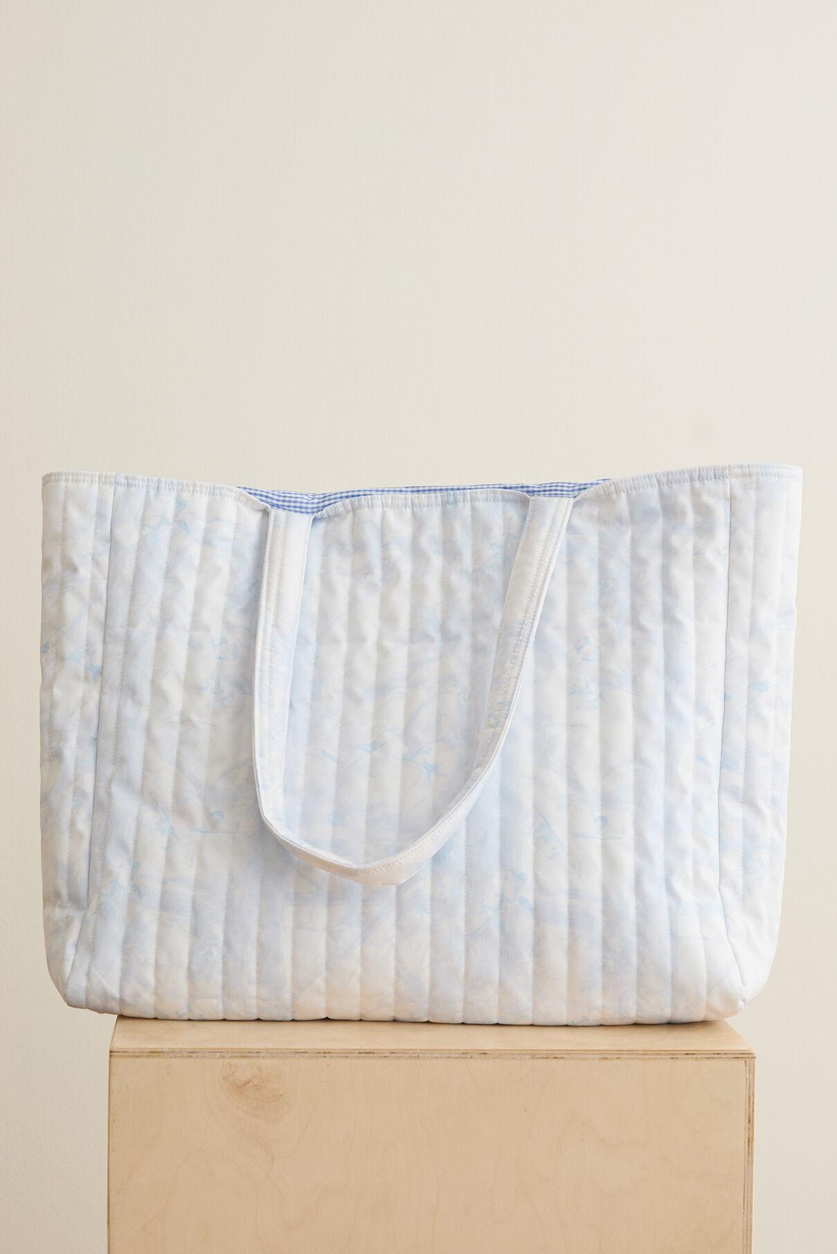 Camo Crew Large Tote Product Image