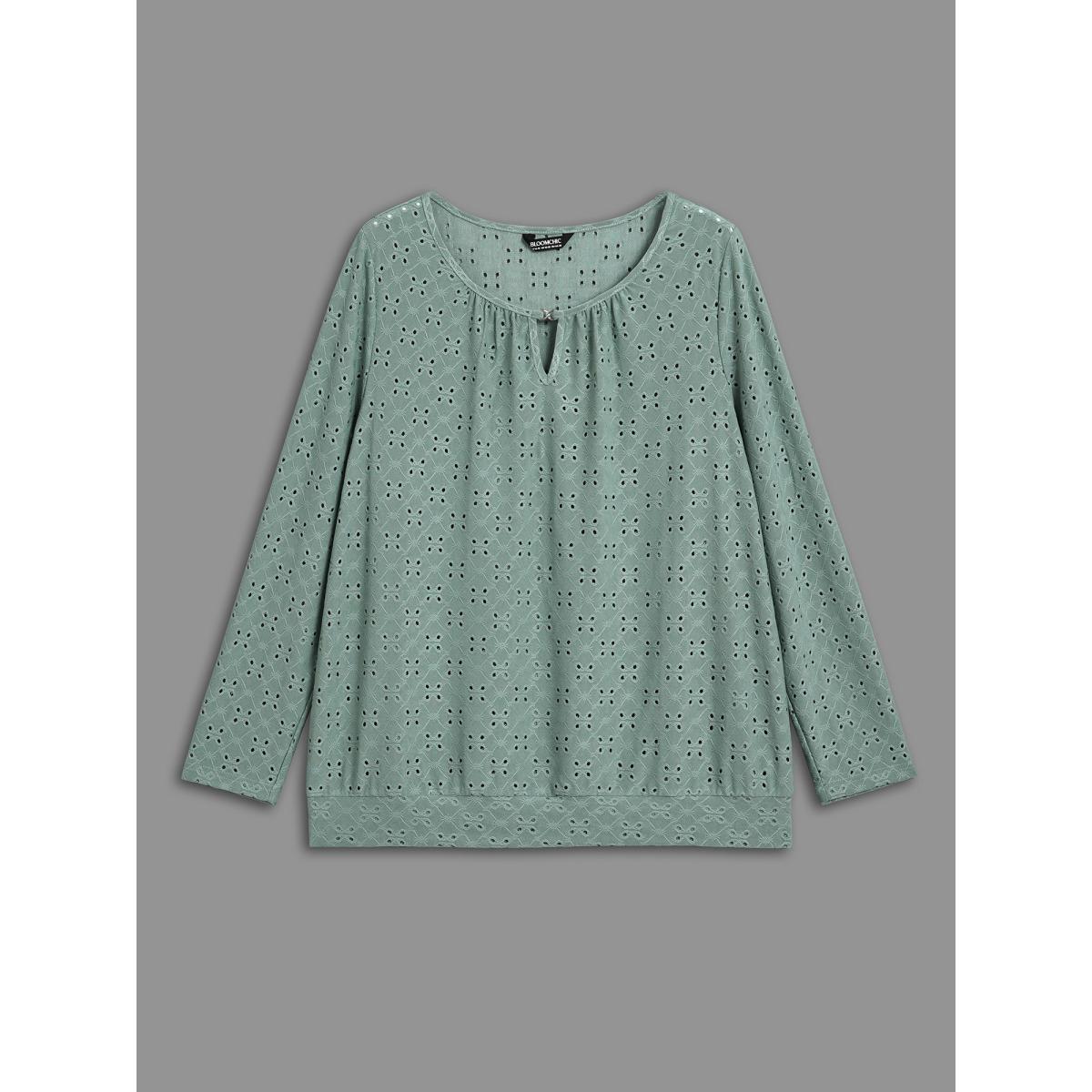 Plus Size Plain Eyelet Jacquard Plisse T-Shirt Greenbean Women Elegant Texture Round Neck Everyday T-shirts BloomChic 22-24/3X Product Image