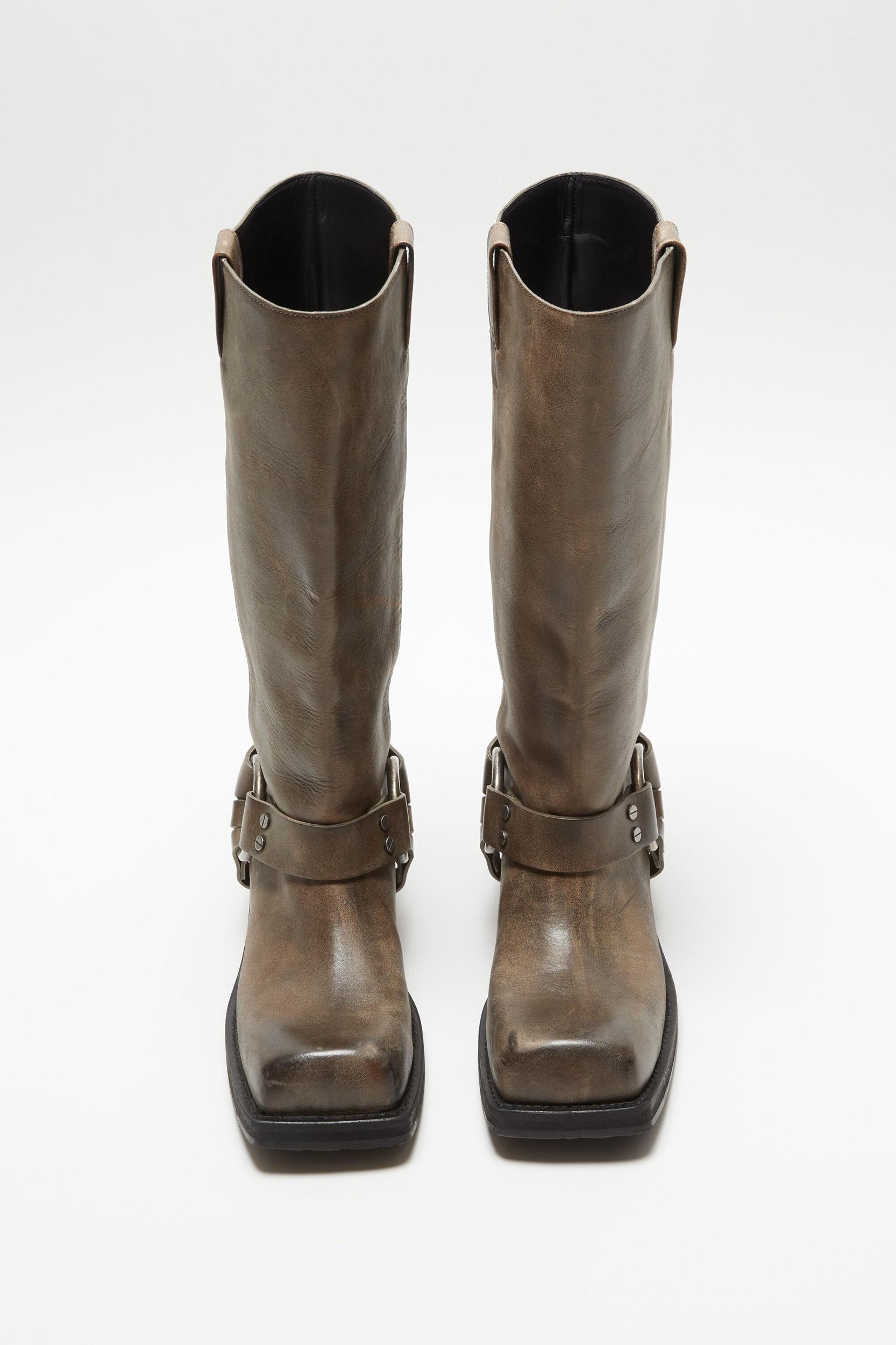 Leather buckle boots Product Image