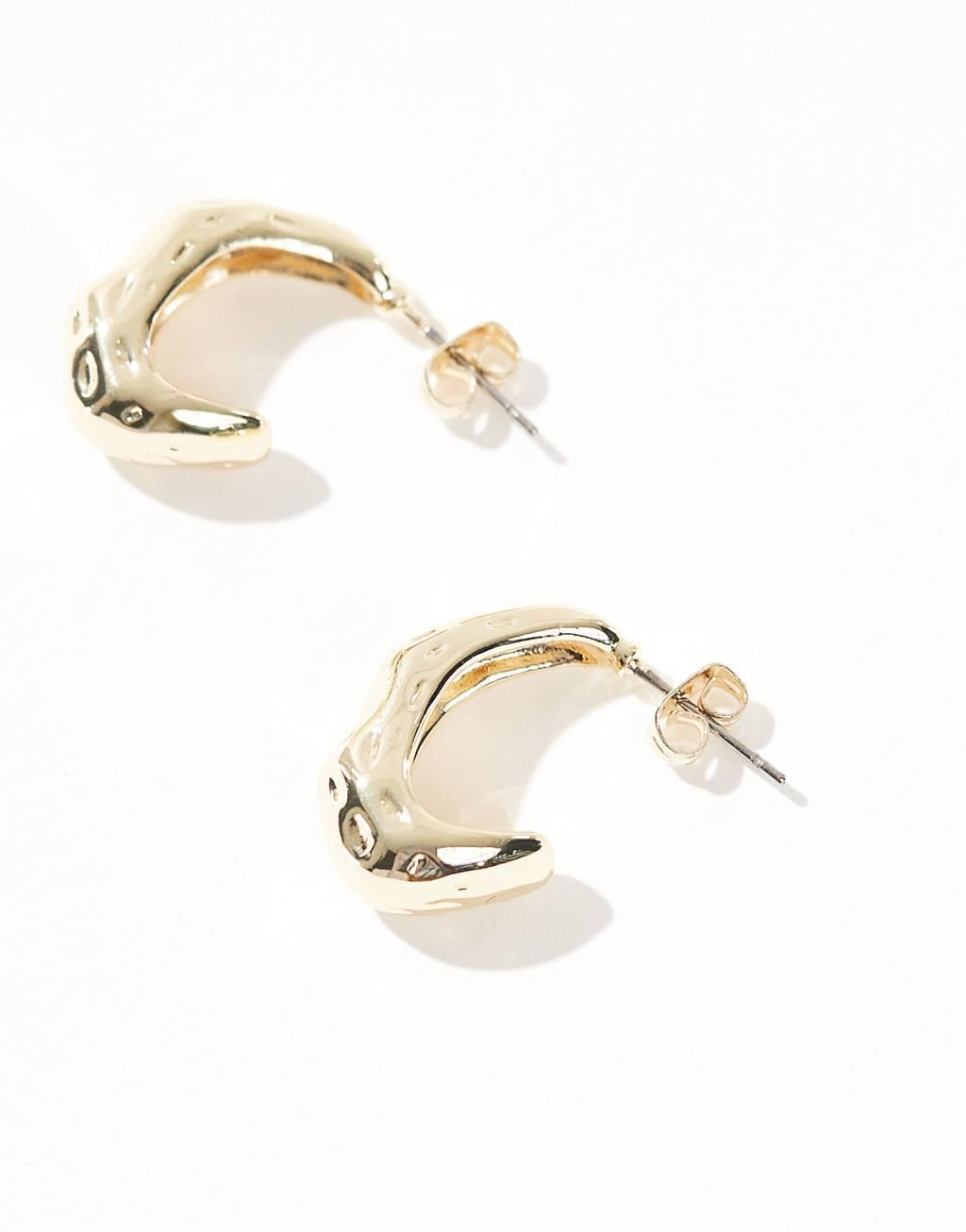 Pieces 18k gold plated gift boxed hammered hoop earrings in gold Product Image