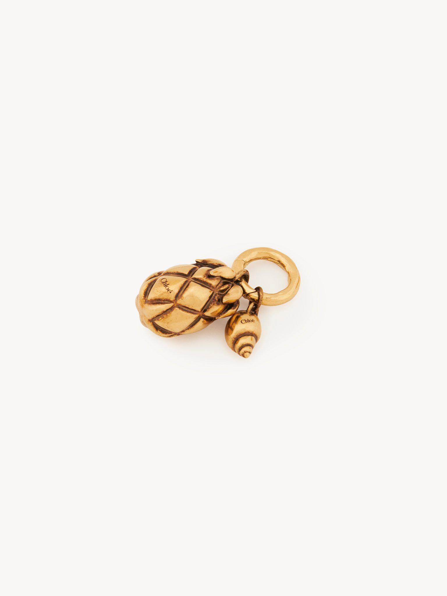 The Chloé Shells charm Product Image