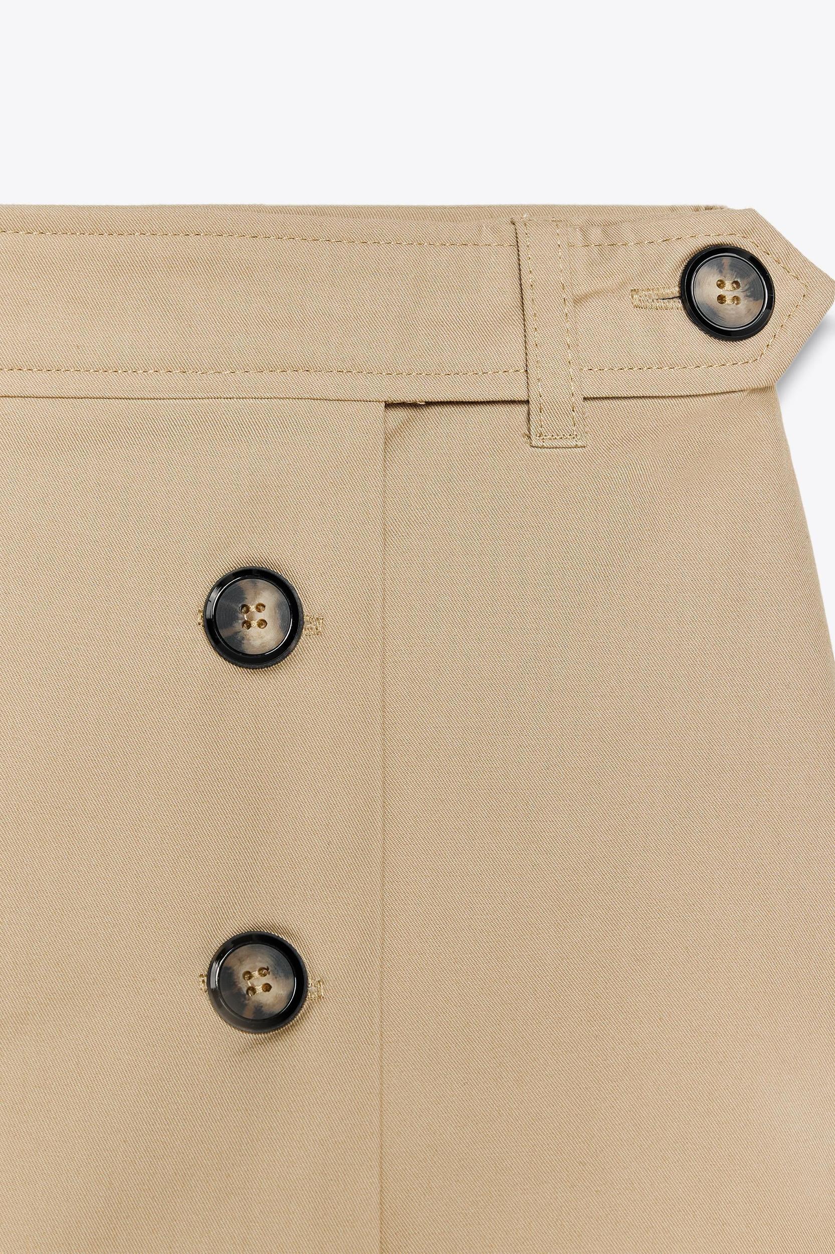 SPLIT SKIRT WITH BUTTONS Product Image