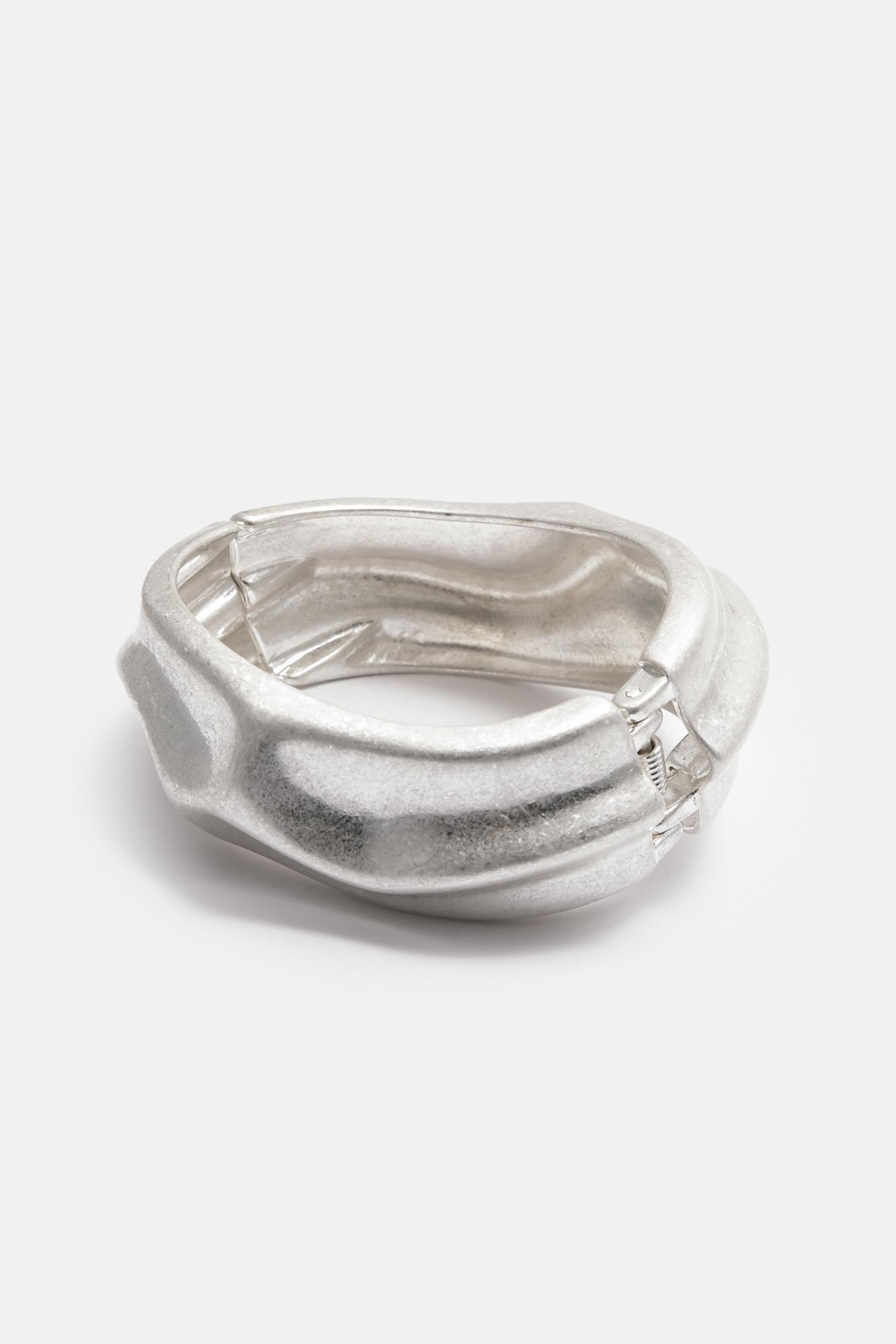 Irregular cuff bracelet Product Image