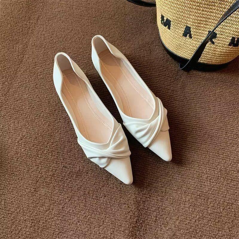 Plain Twist Pointed Toe Flats Product Image