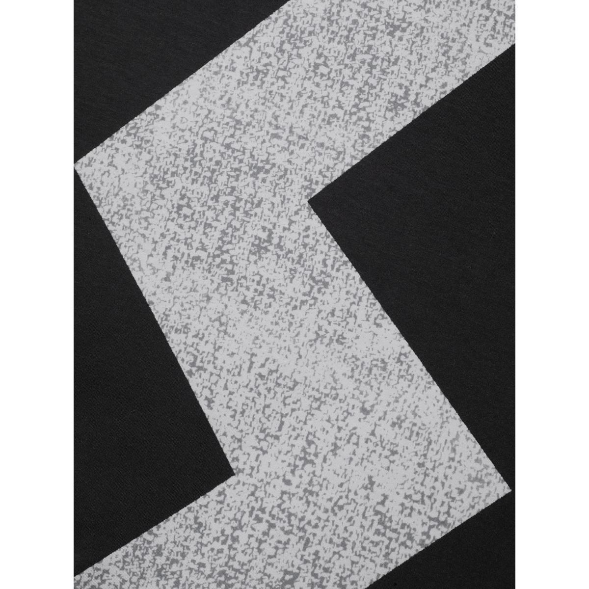 Plus Size Color-Block Textured Stretchy T-Shirt Black Women Casual Contrast V-neck Everyday T-shirts BloomChic 28/5X Product Image