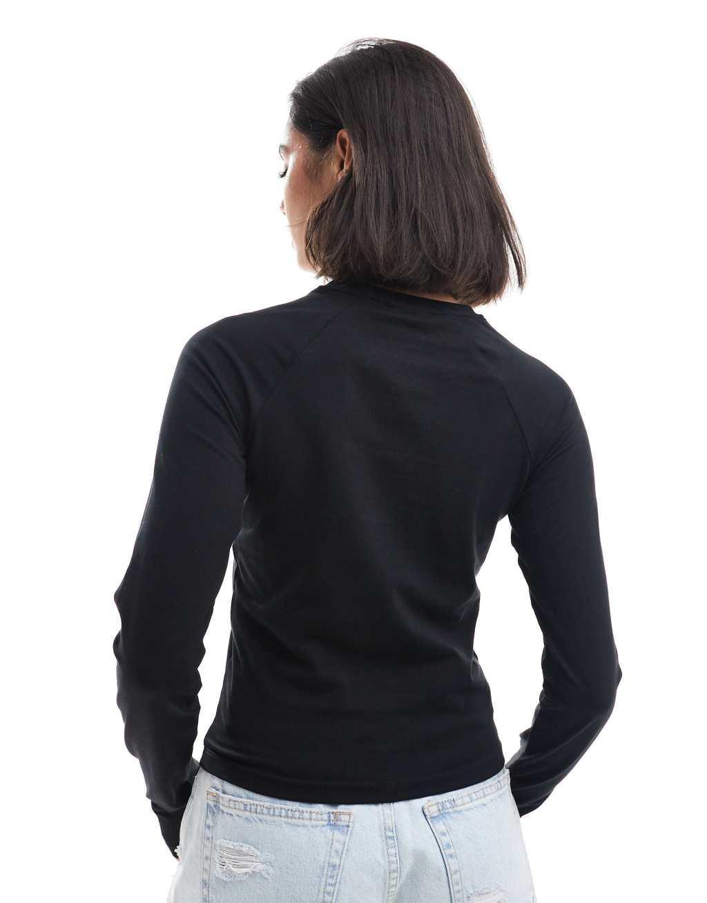 Noisy May long sleeve fitted T-shirt in black Product Image