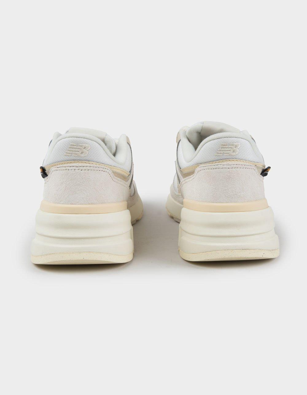 NEW BALANCE 997R Shoes - BROWN Product Image