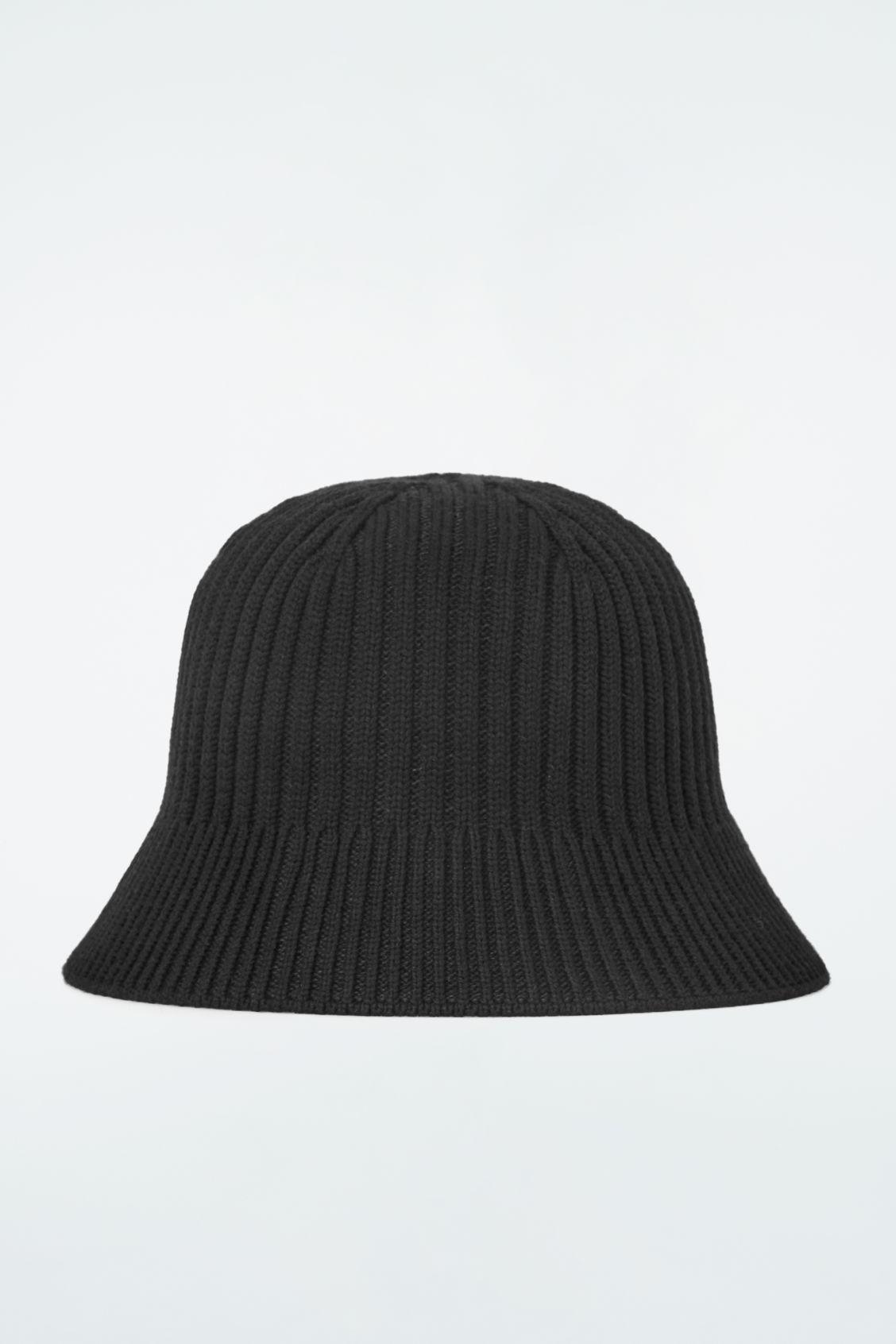 RIBBED-KNIT BUCKET HAT Product Image