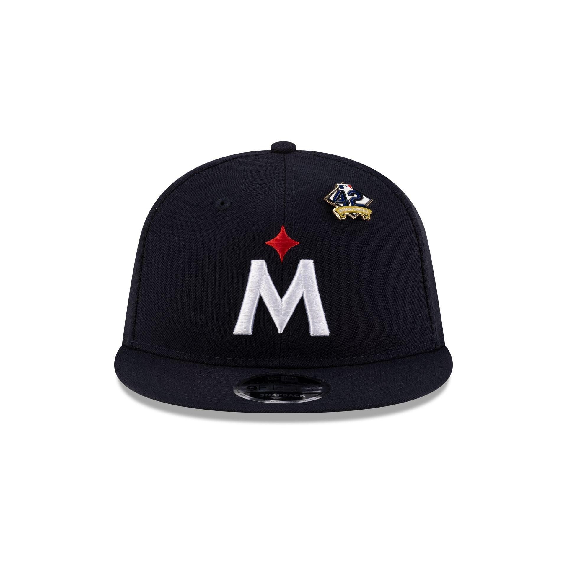 Cleveland Guardians Metallic Gold Logo 59FIFTY Fitted Hat Male Product Image