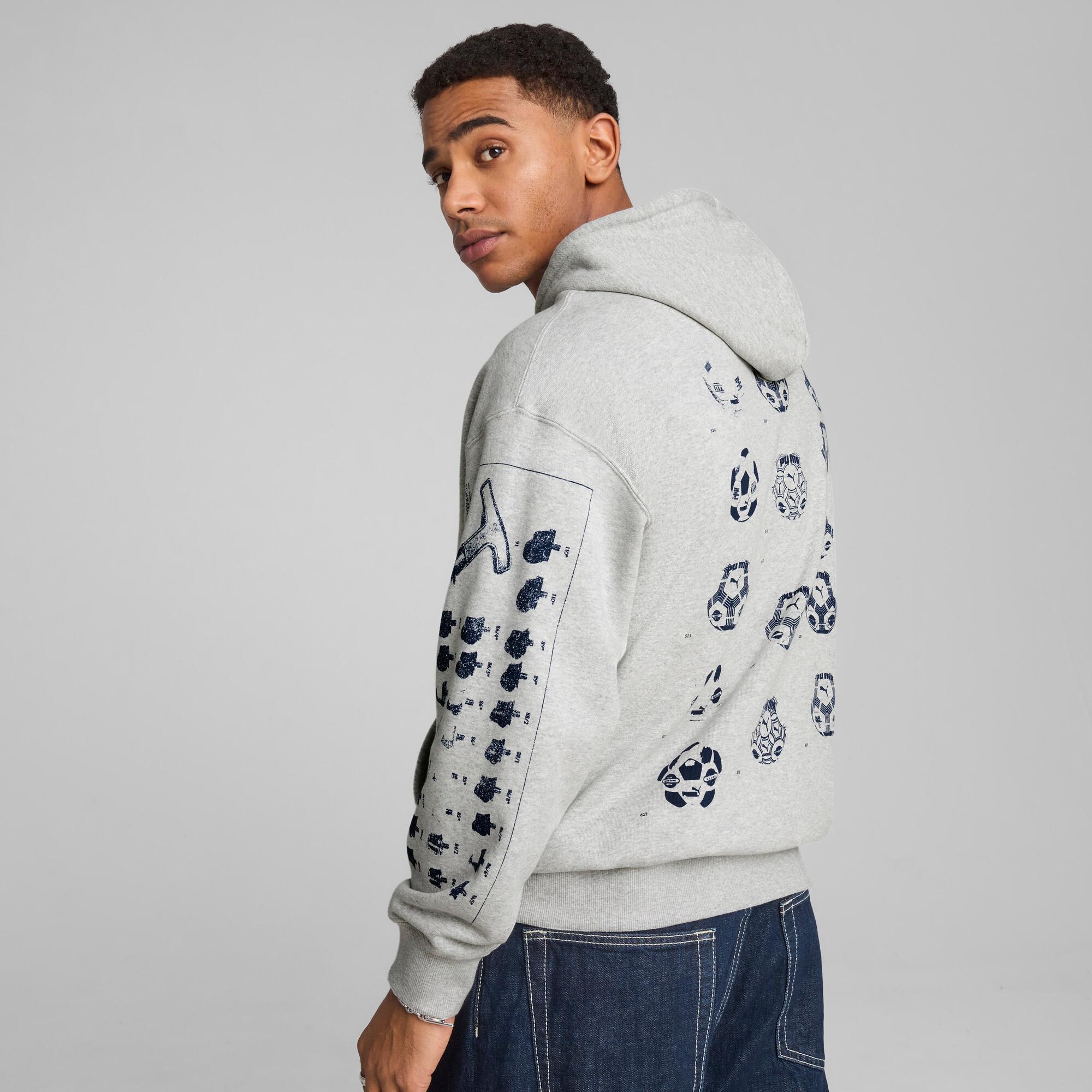 GRAPHICS Soccer Men's Hoodie Product Image