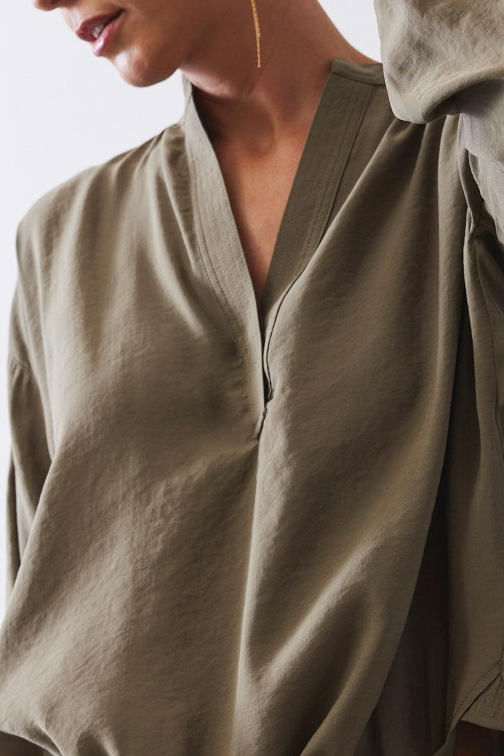 Not Too Loose Light Poplin Blouse Product Image
