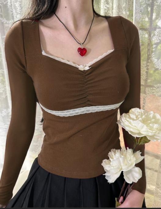 Short Sleeve / Long Sleeve Square-Neck Lace-Trim Bow Accent Ruched Slim-Fit Crop Top Product Image