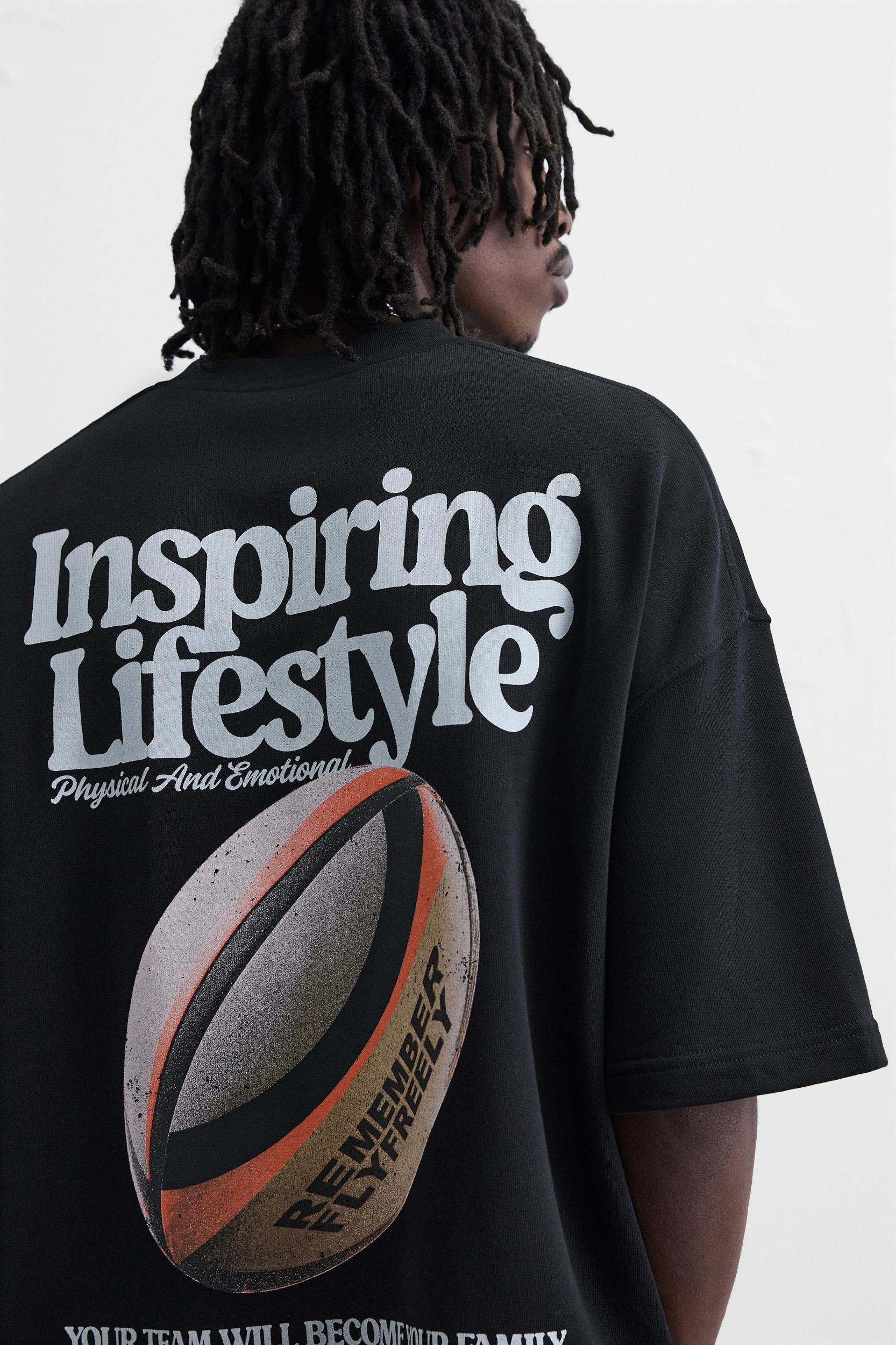 PRINTED GRAPHIC SWEATSHIRT Product Image