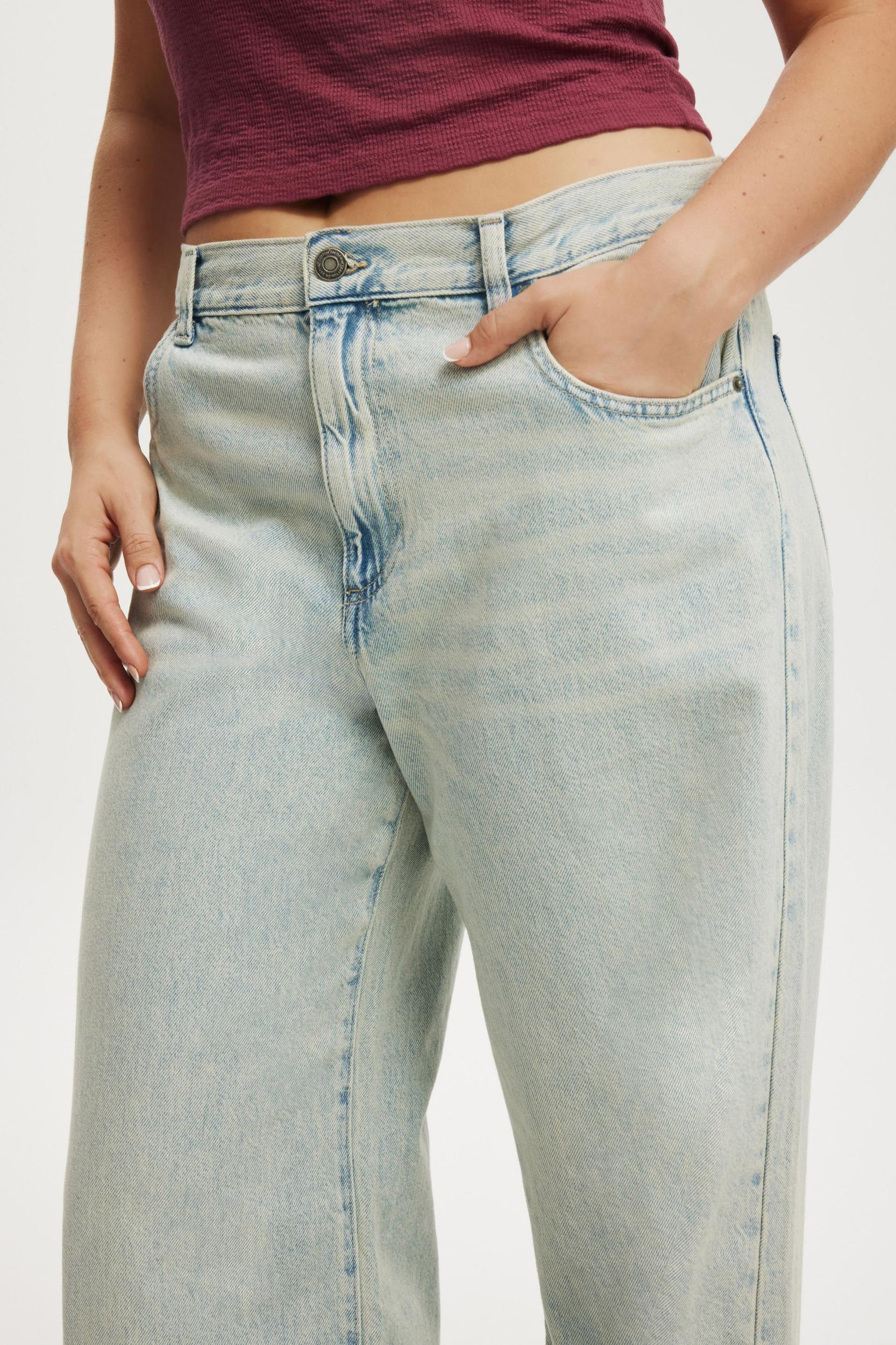 Relaxed Wide Jean Product Image