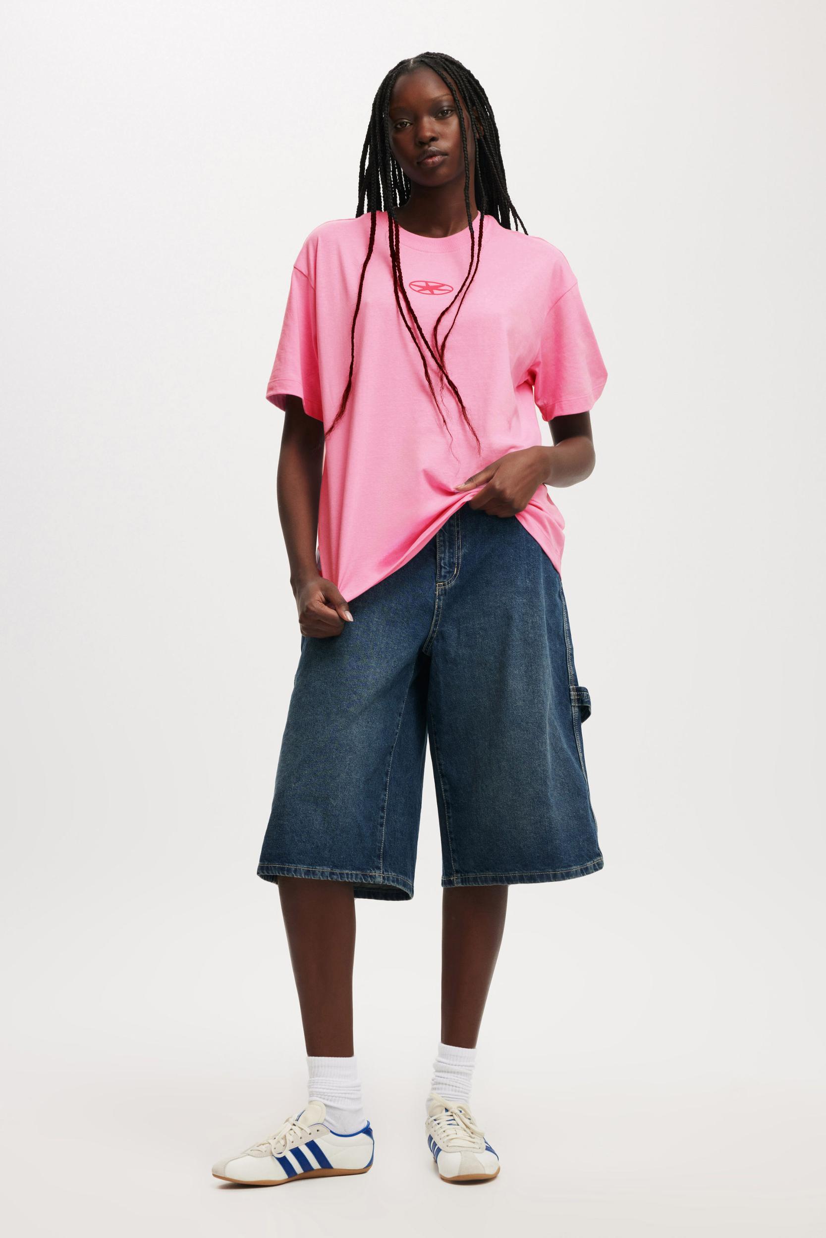 The Boxy Graphic Tee Product Image