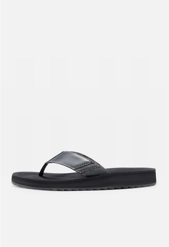 Men's Lightweight Water-Friendly Flip Flops Product Image