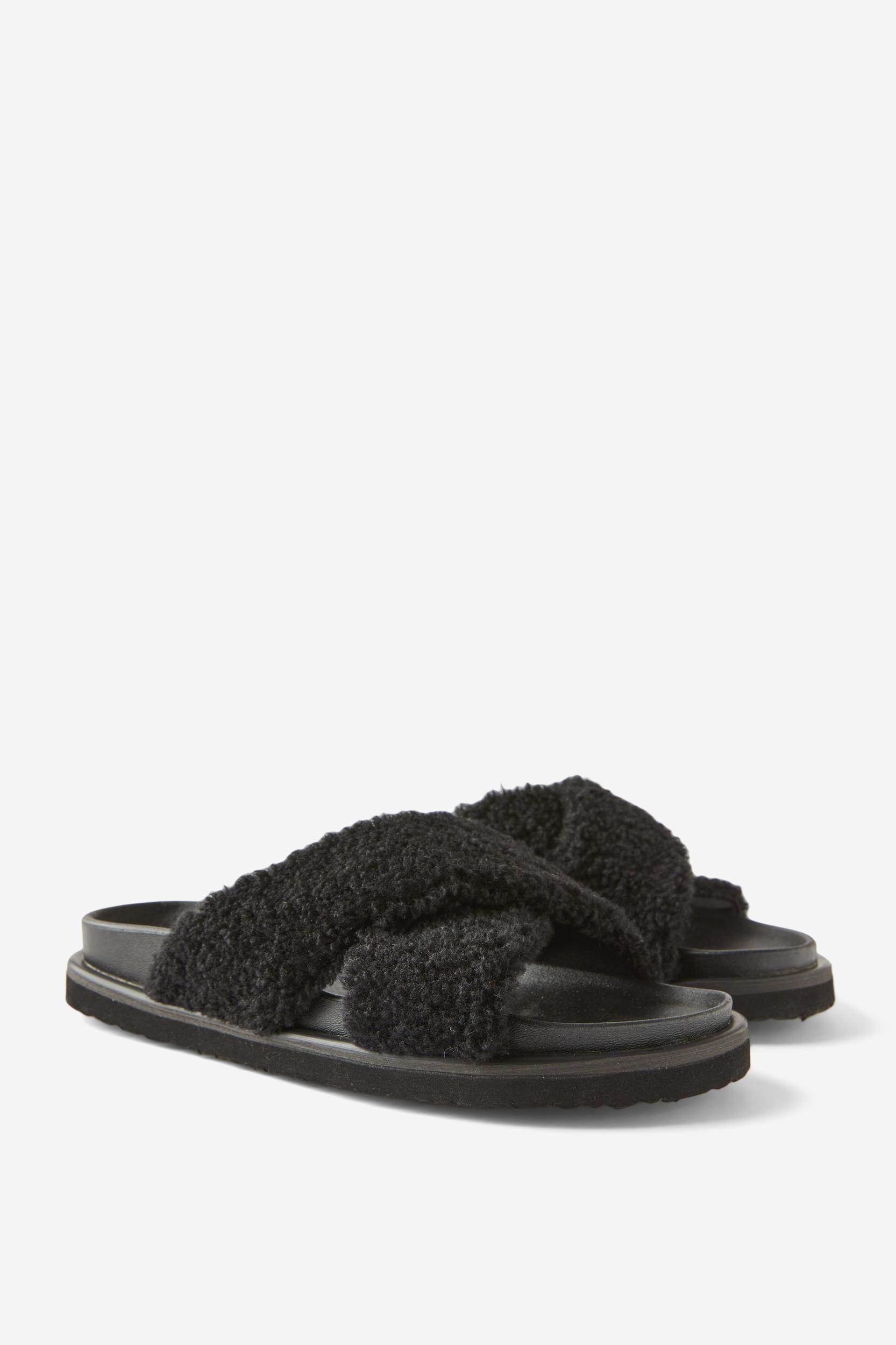 Elidy Cosy Sandal Product Image