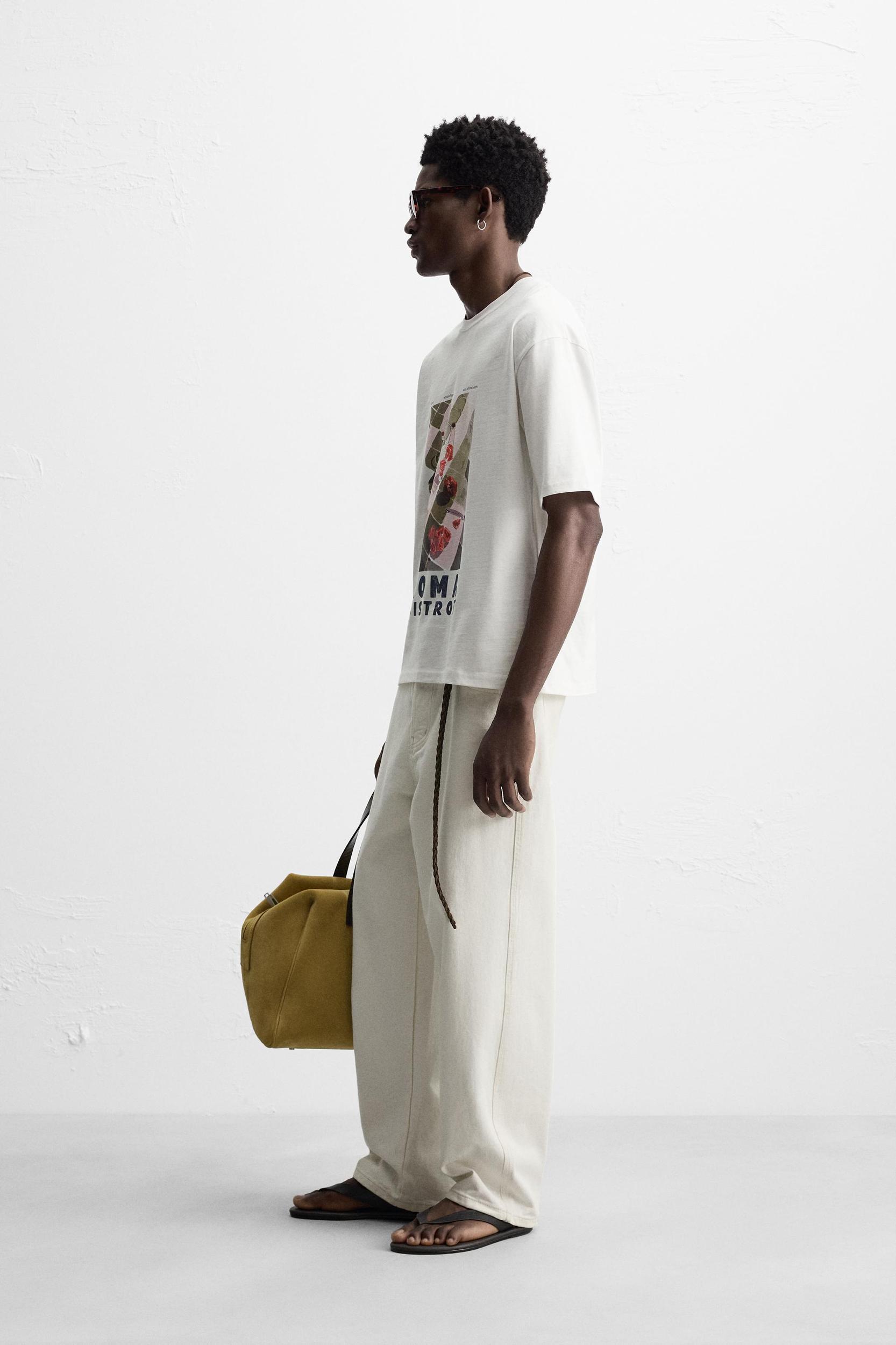 CONTRAST PRINT T-SHIRT Product Image