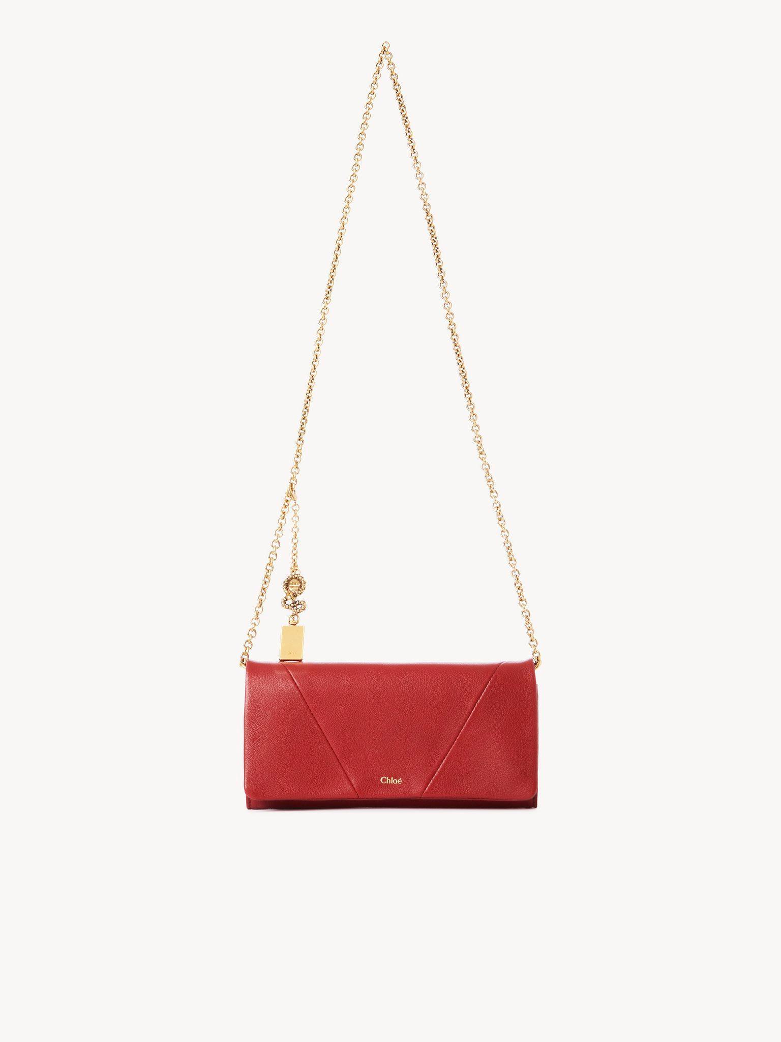 Chloé Spin flap wallet on chain in grained leather Product Image