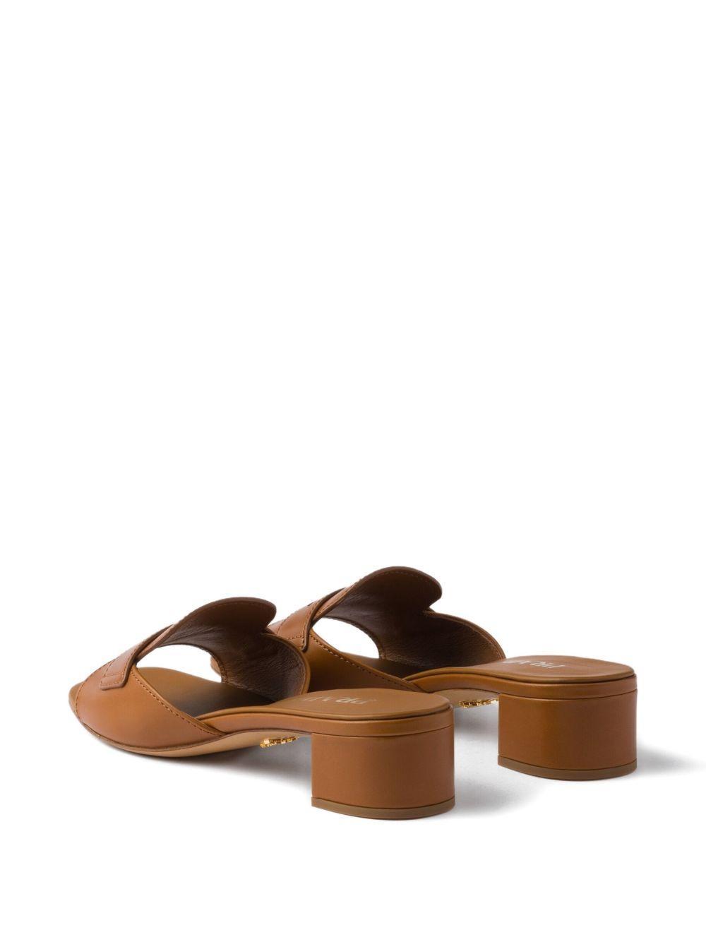 leather sandals Product Image
