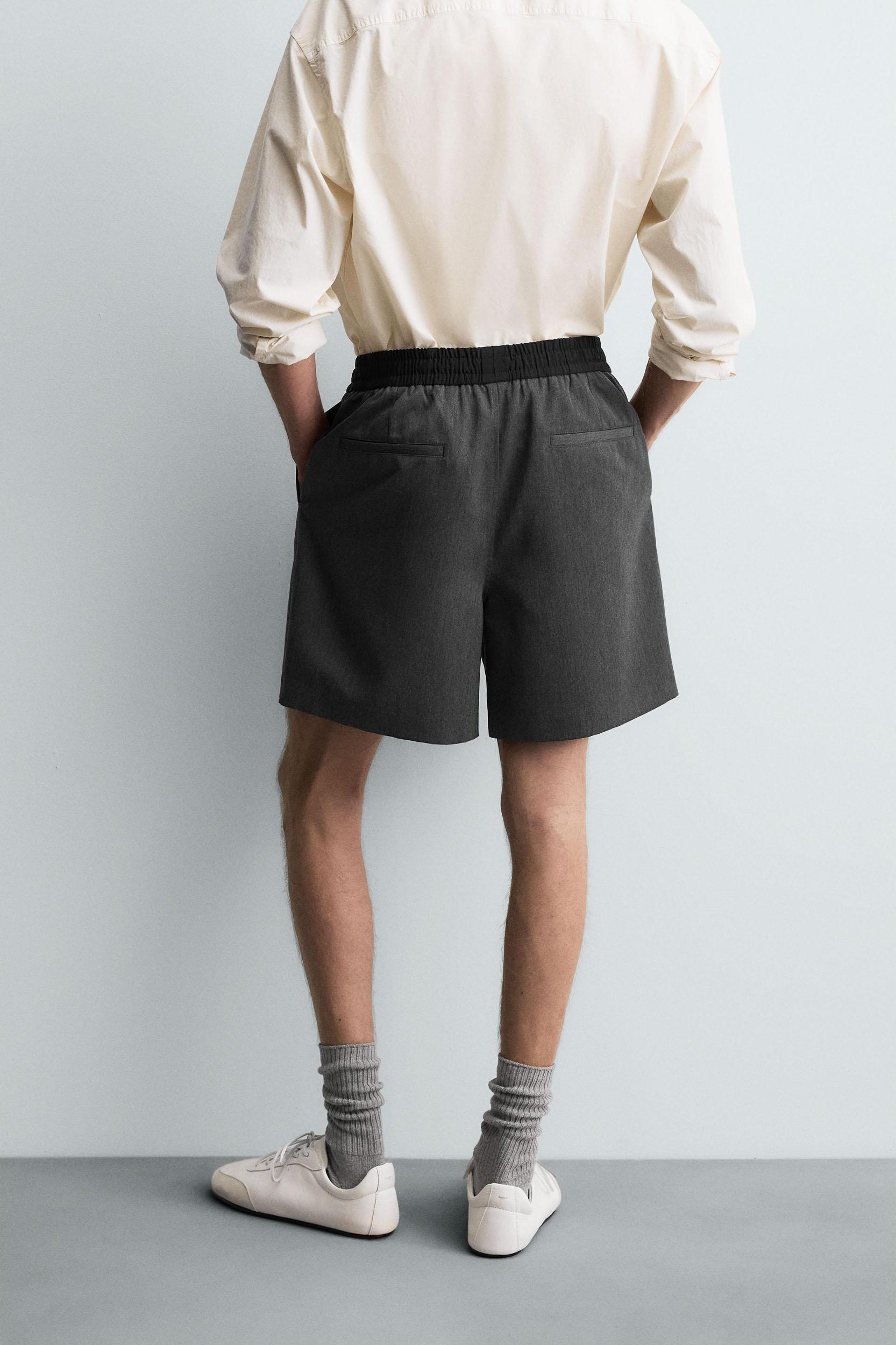 CONTRAST WAIST SHORTS Product Image