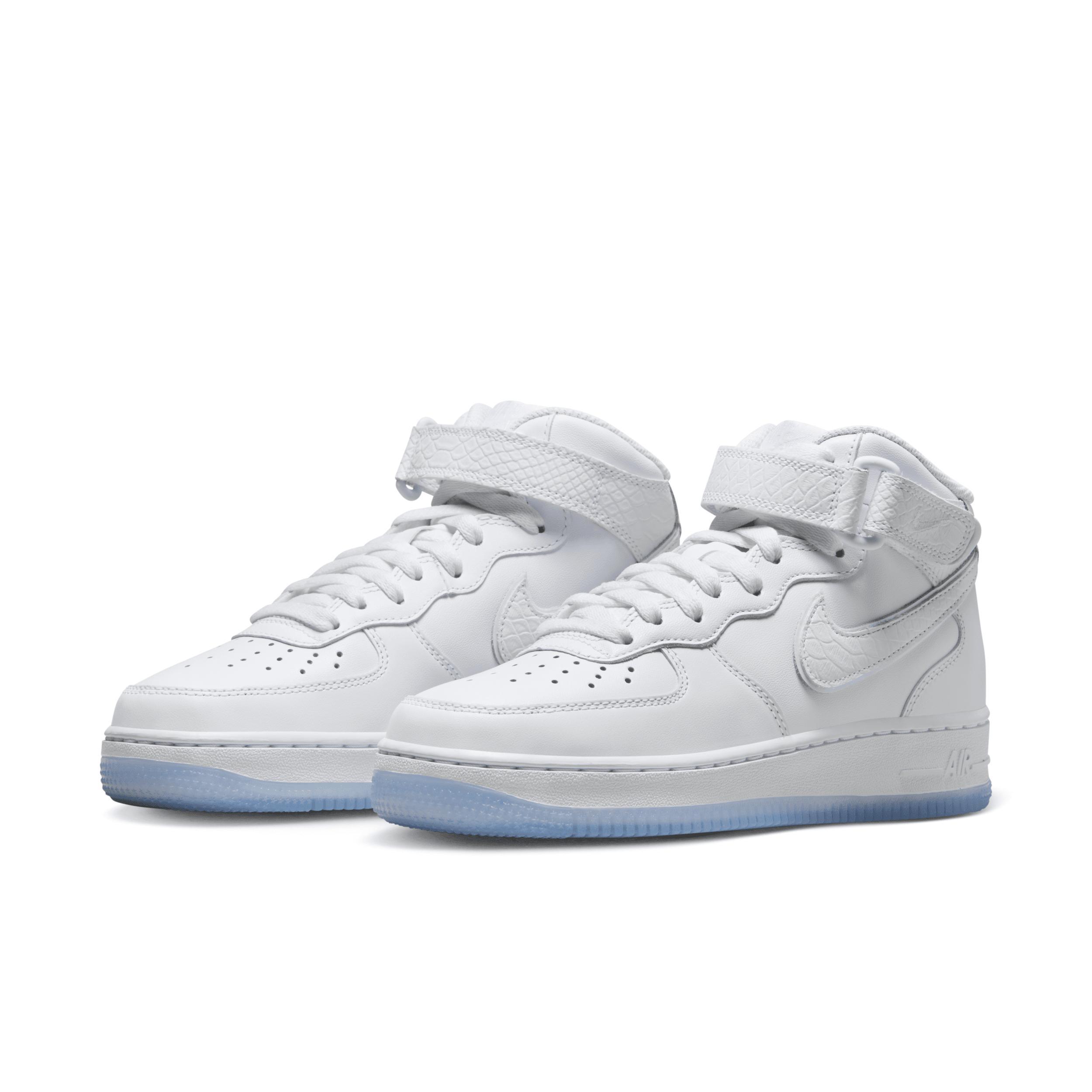 Nike Womens Air Force 1 Mid Shoes Product Image