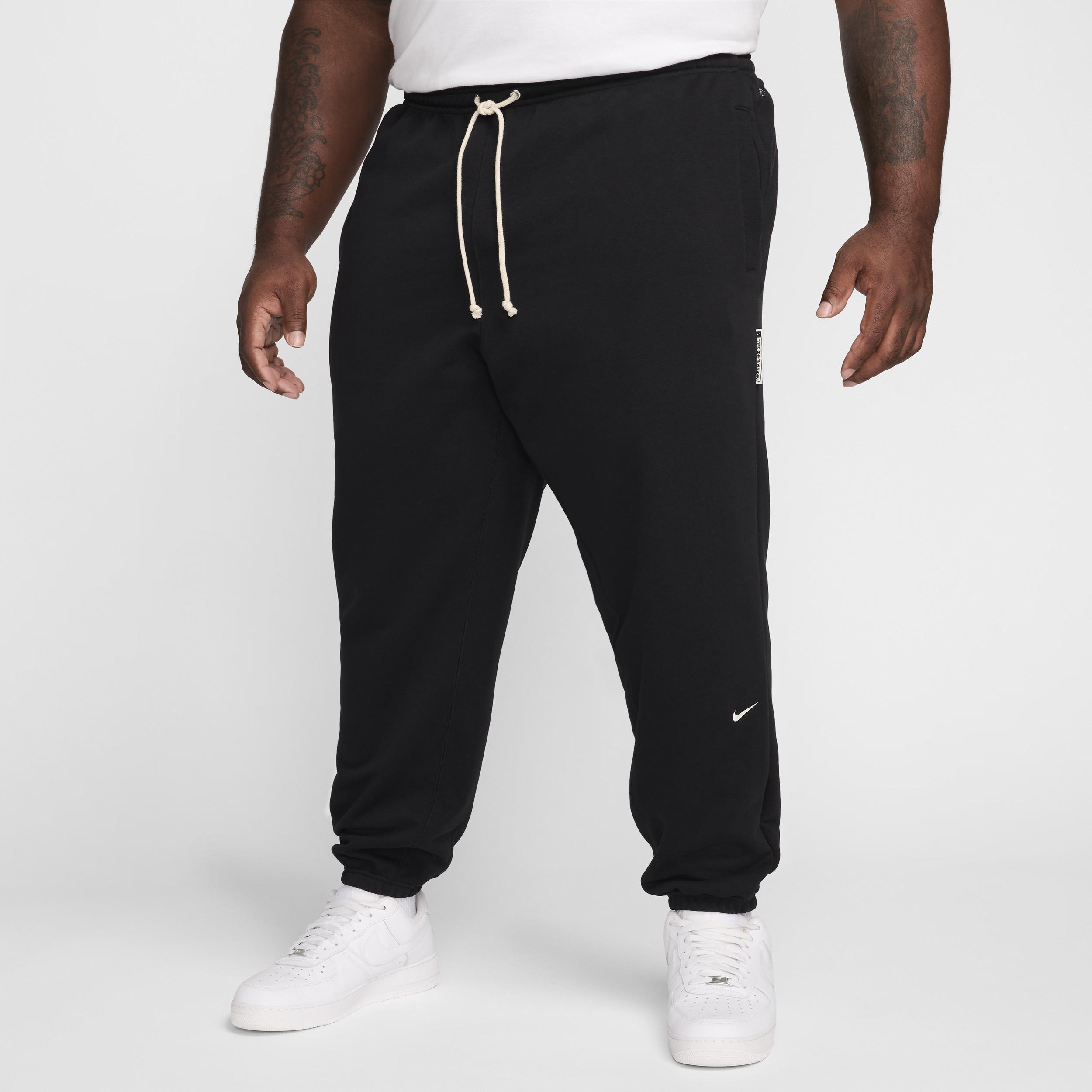 Nike Men's Standard Issue Dri-FIT Basketball Pants Product Image