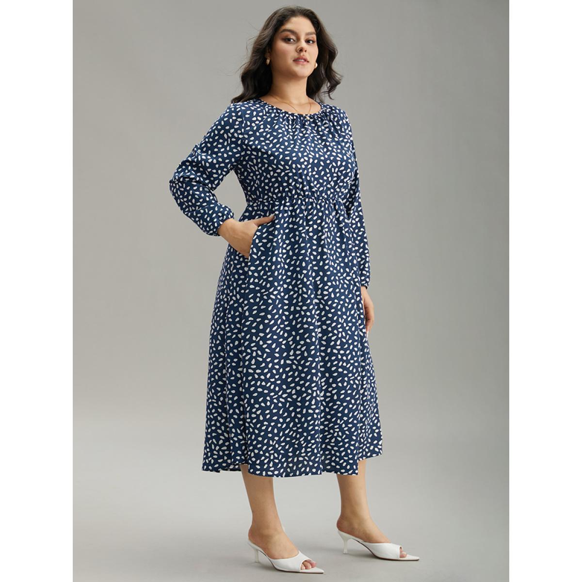 Plus Size Geometric Print Plicated Detail Pocket Dress DarkBlue Women Elegant Elastic cuffs Round Neck Long Sleeve Curvy Midi Dress BloomChic 26/4X Product Image