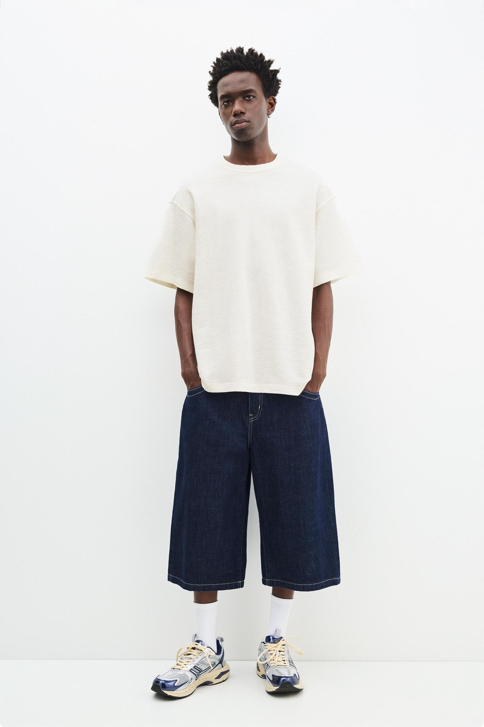 Short sleeve textured T-shirt Product Image