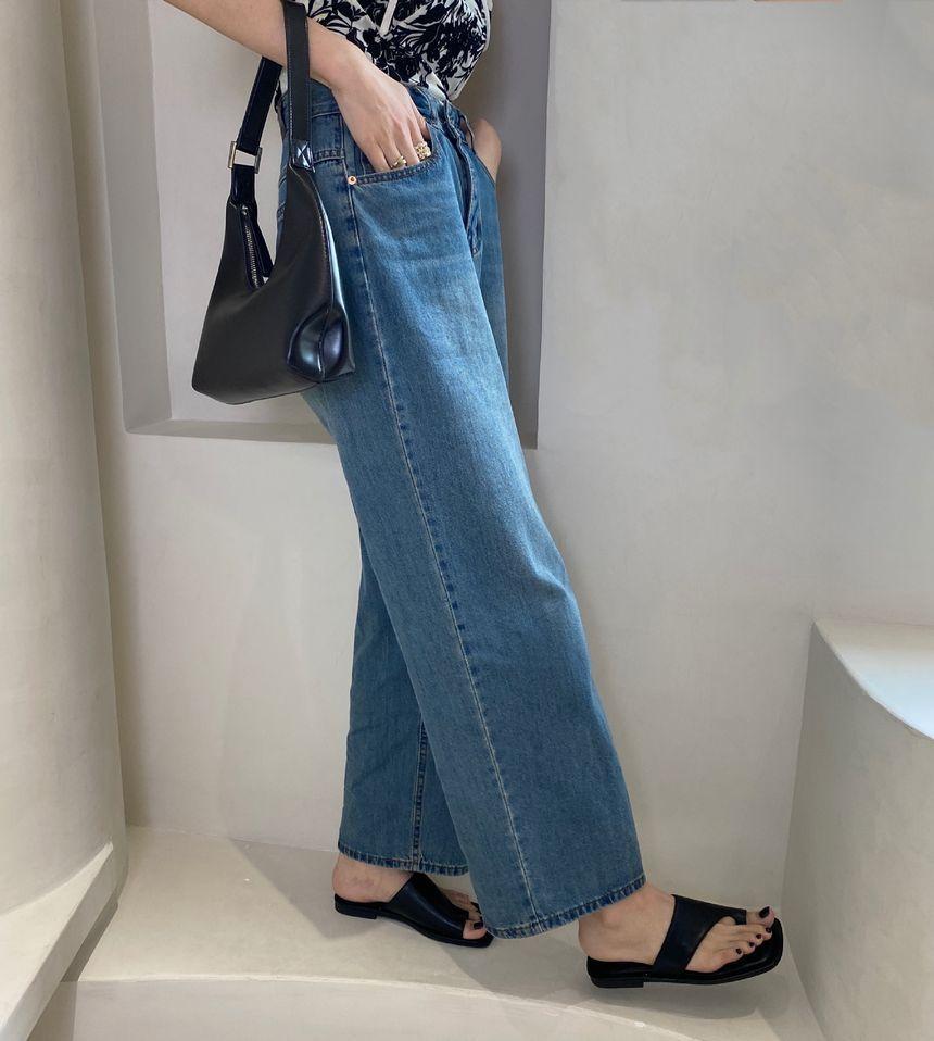 Toe Loop Square Toe Sandals Product Image