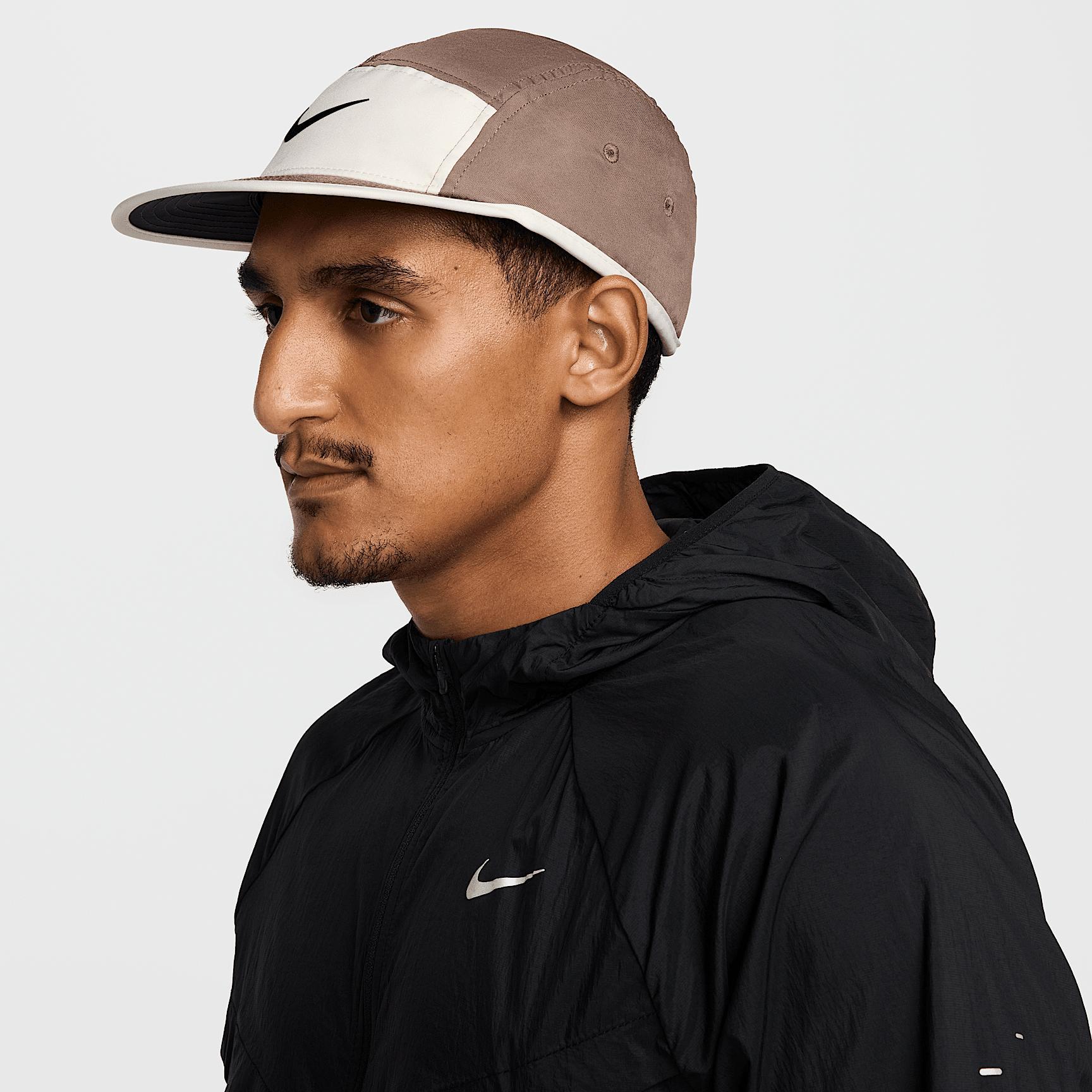 Nike Dri-FIT Fly Unstructured Swoosh Cap Product Image