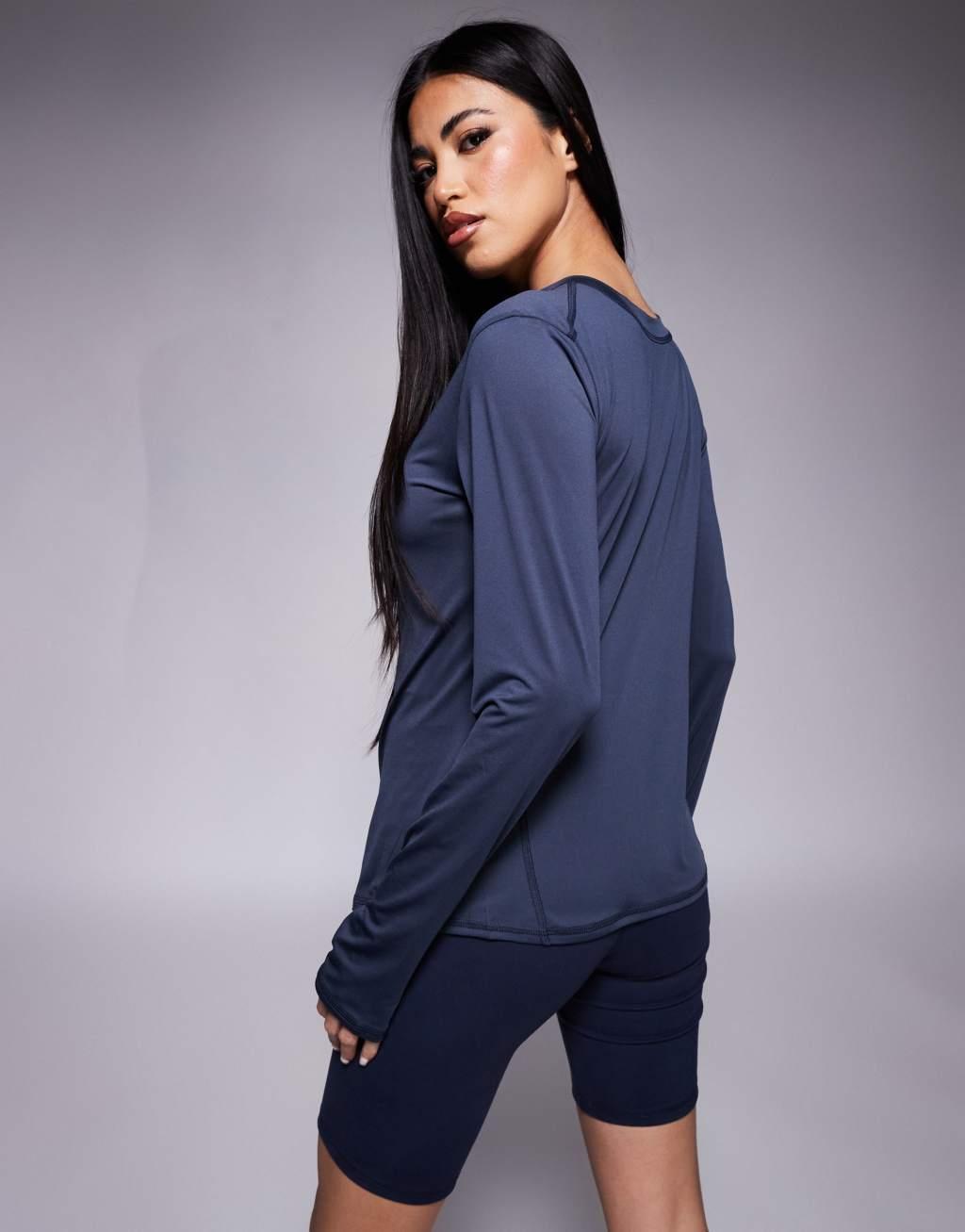 4505 Icon long sleeve running top in navy  Product Image