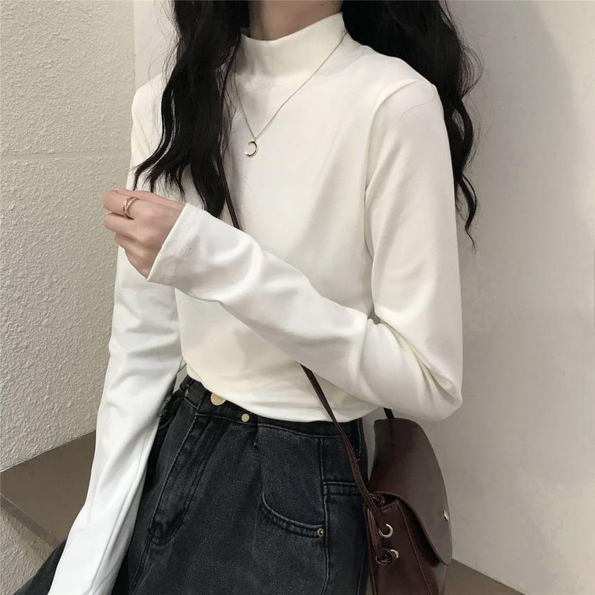 Long-Sleeve Mock Neck Plain T-Shirt Product Image