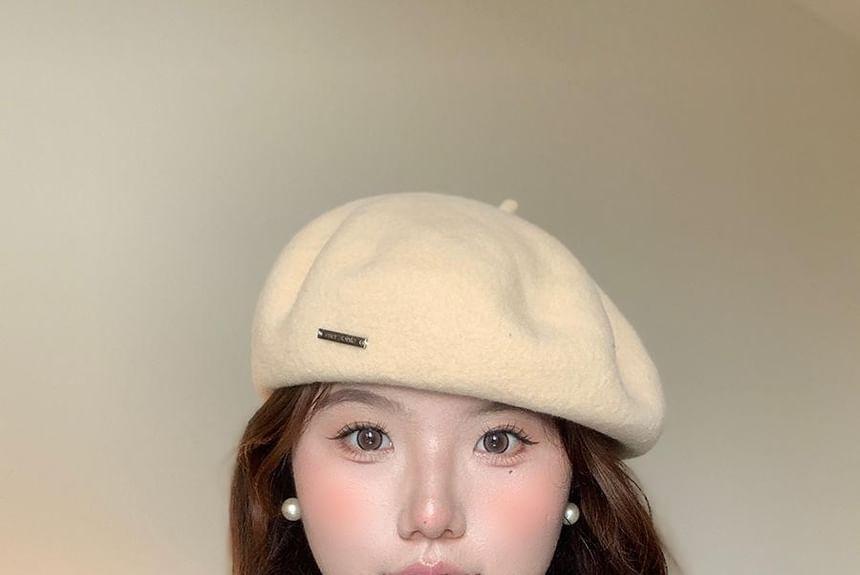 Metal Plate Beret Hat Product Image