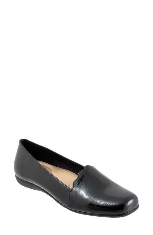 Trotters Sage Patent Scalloped Detail Slip Product Image