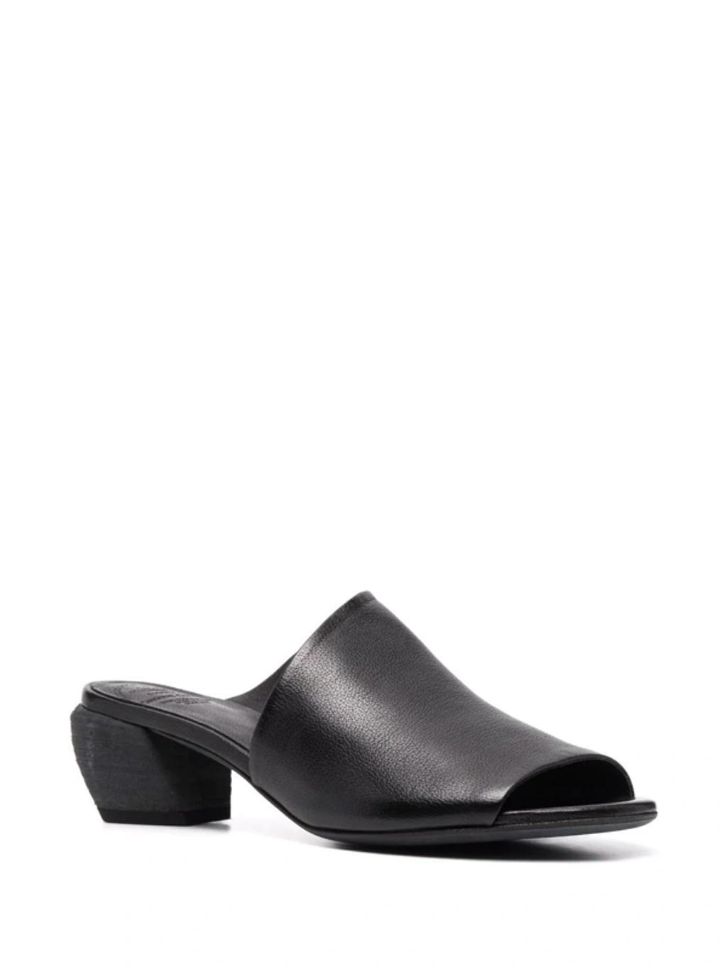 OFFICINE CREATIVE Open-toe Leather Sandals In Schwarz Product Image