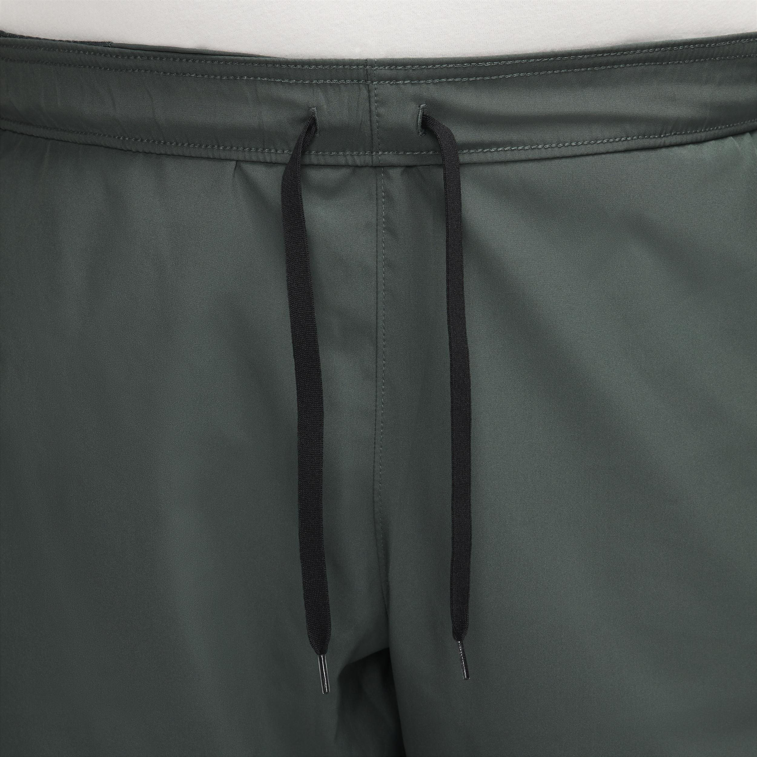 Nike Form Men's Dri-FIT Tapered Versatile Pants Product Image