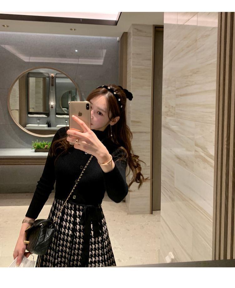 Long-Sleeve Mock Neck Houndstooth Tie Waist A-Line Knit Dress Product Image