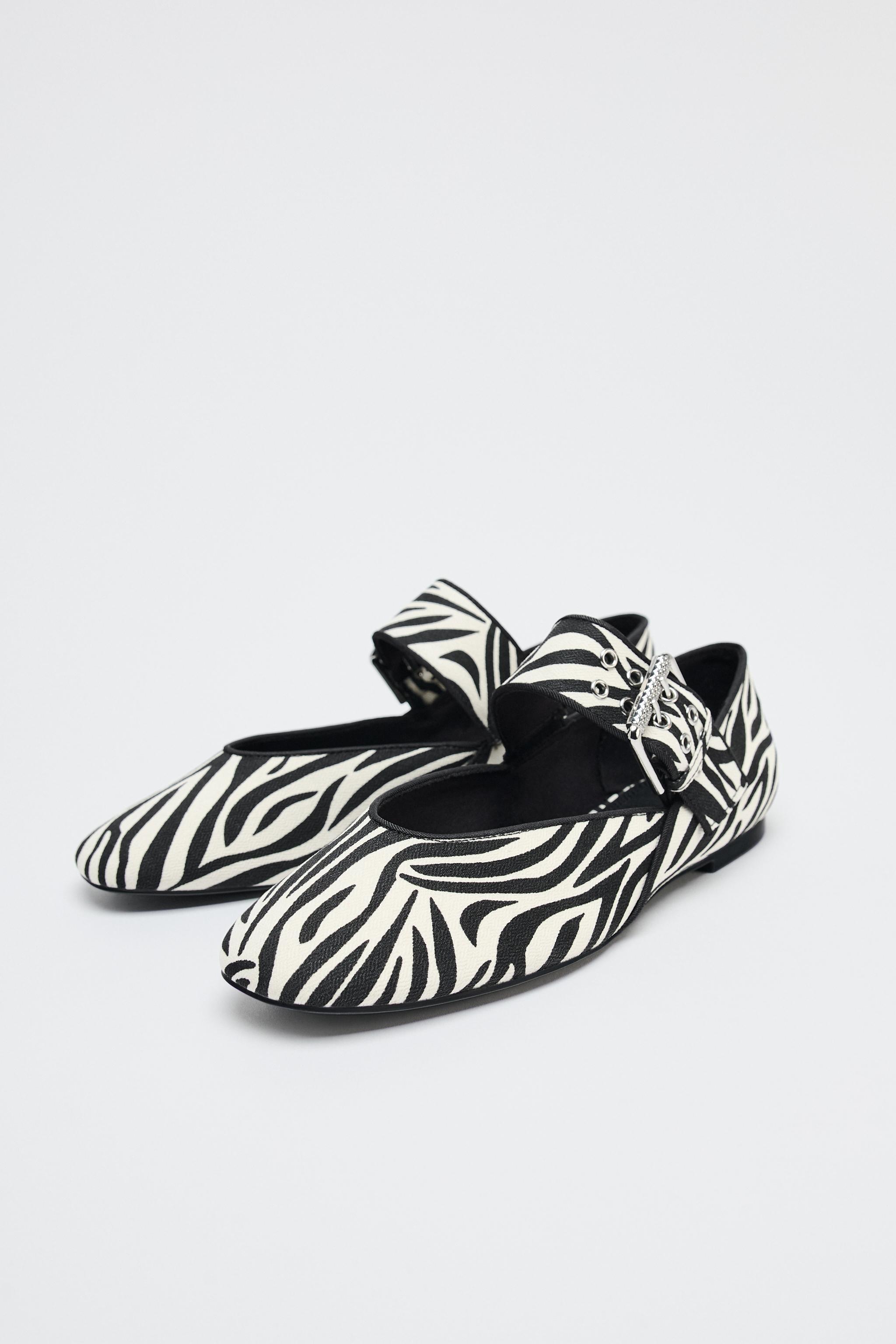 ANIMAL PRINT BUCKLE BALLET FLATS Product Image