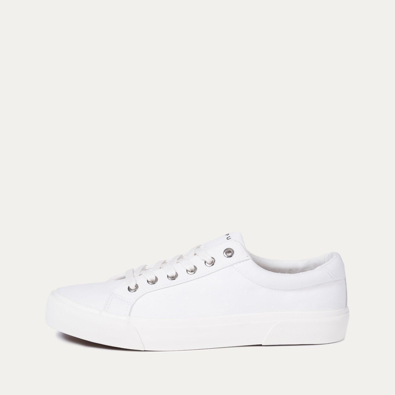 Bowery Canvas Sneaker Male Product Image