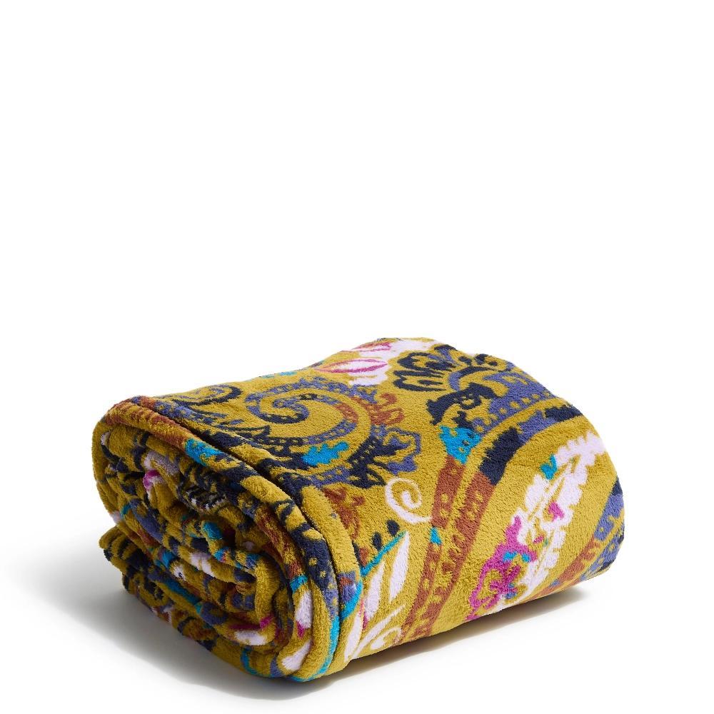 Vera Bradley Women's Outlet Fleece Essential Oversized Throw Blanket Product Image