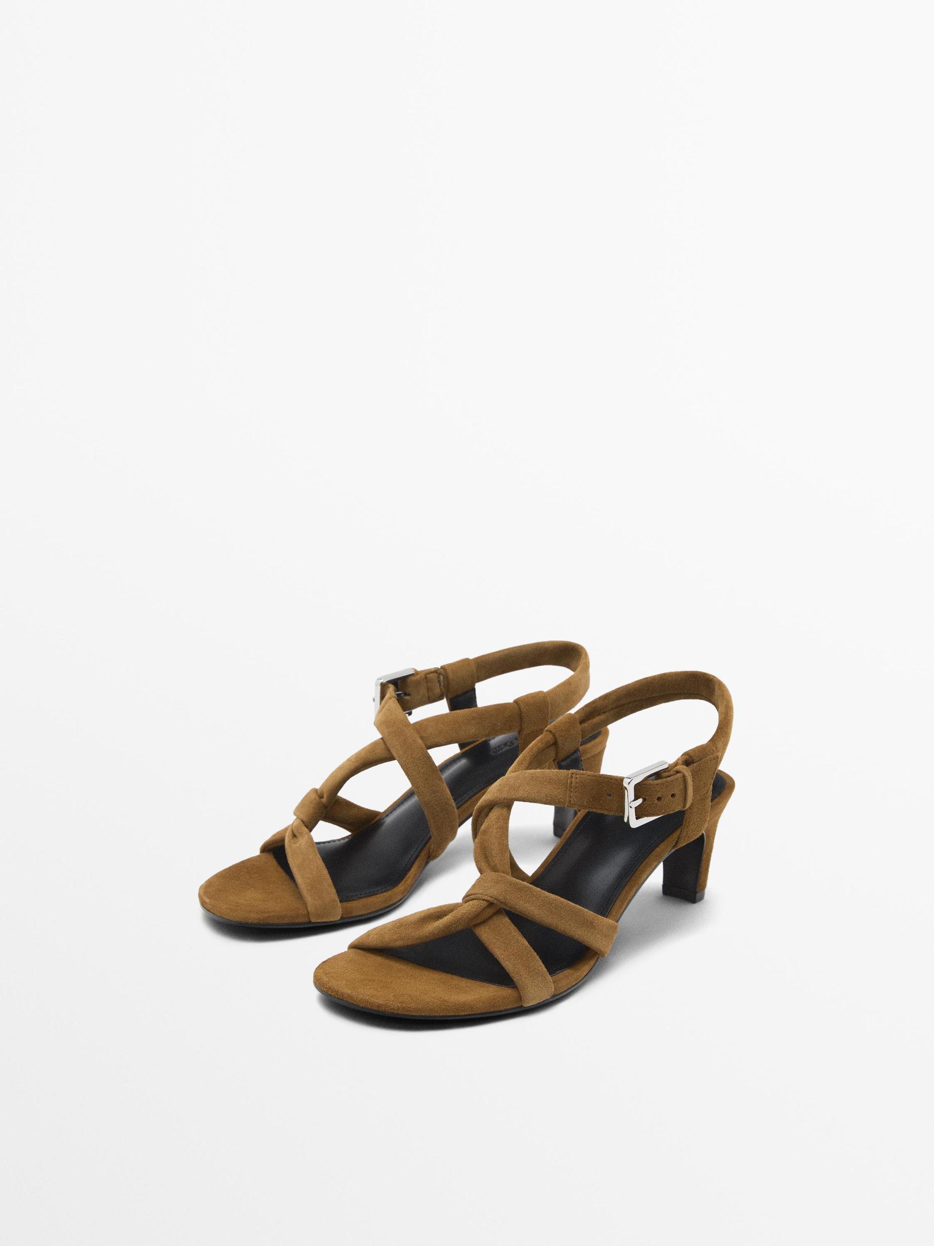 Soft strappy sandals Product Image