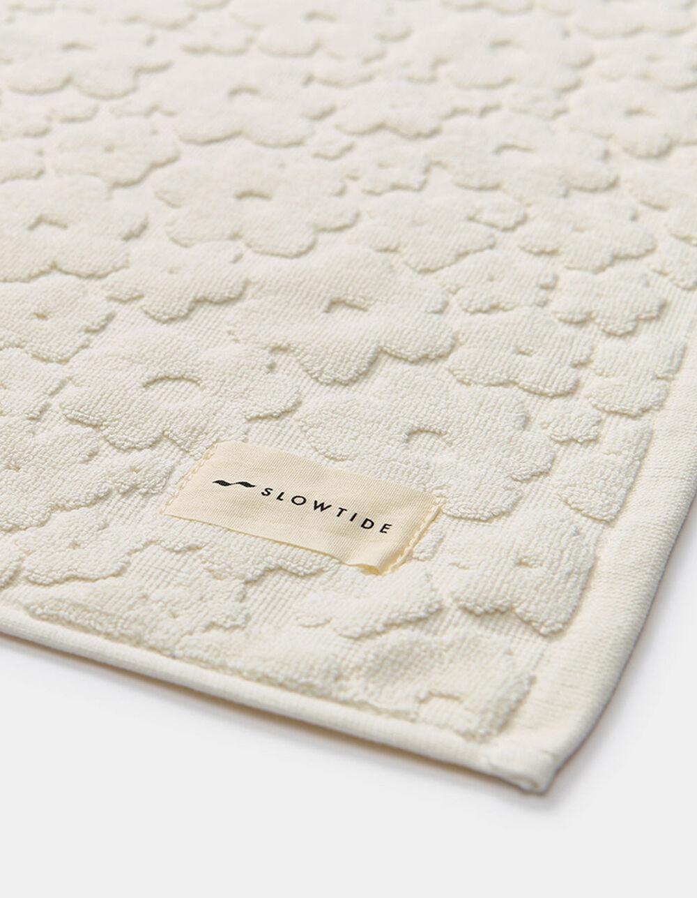 SLOWTIDE Ginny Bath Towel Product Image