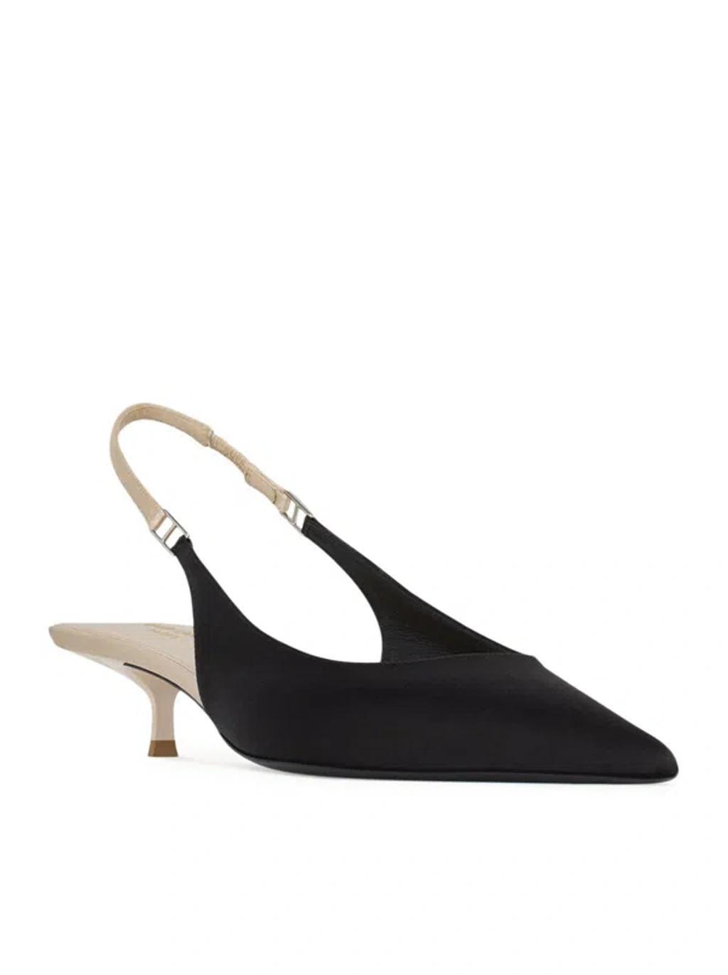 SAINT LAURENT Pumps In Black Product Image