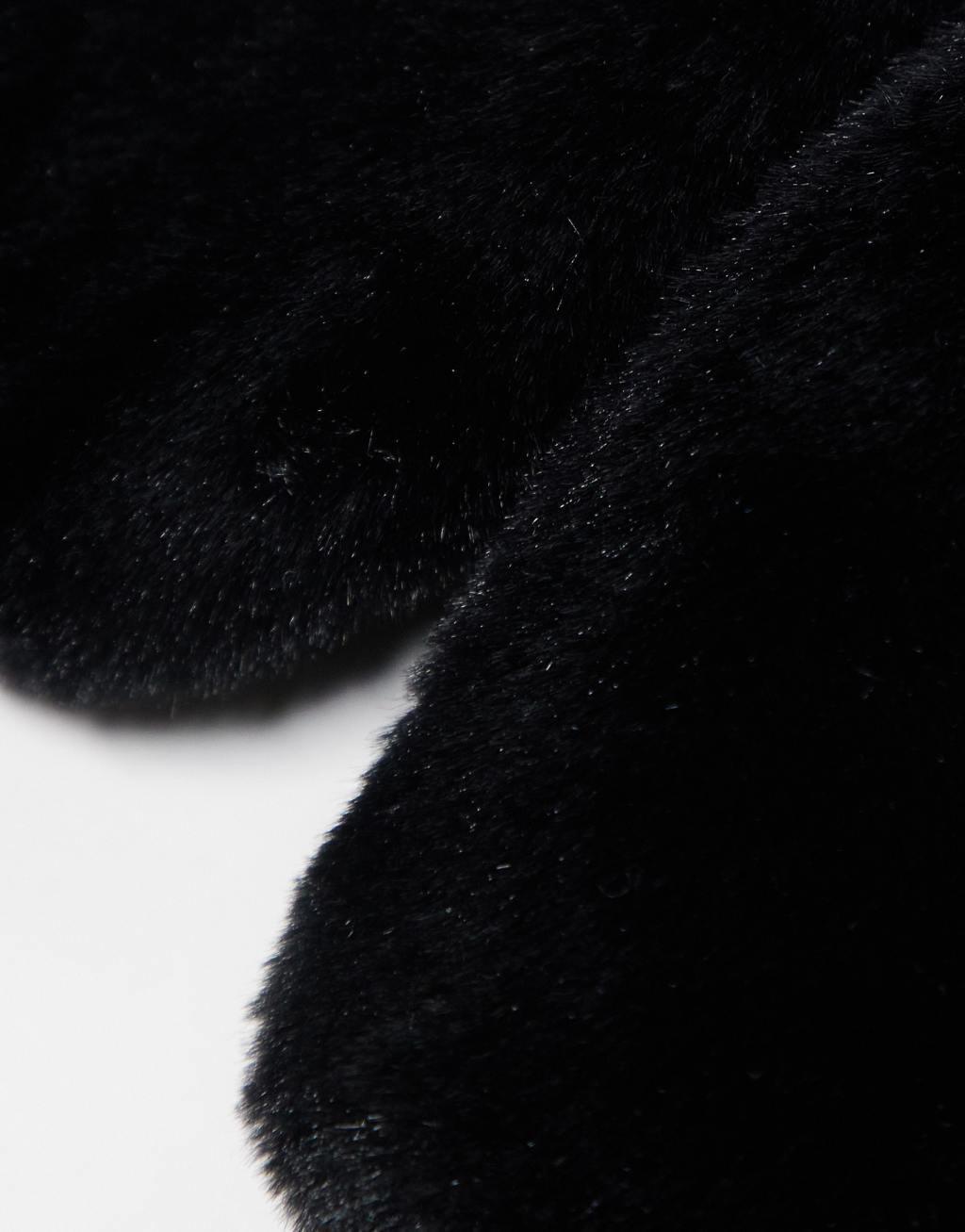 Monki faux fur mittens in black Product Image