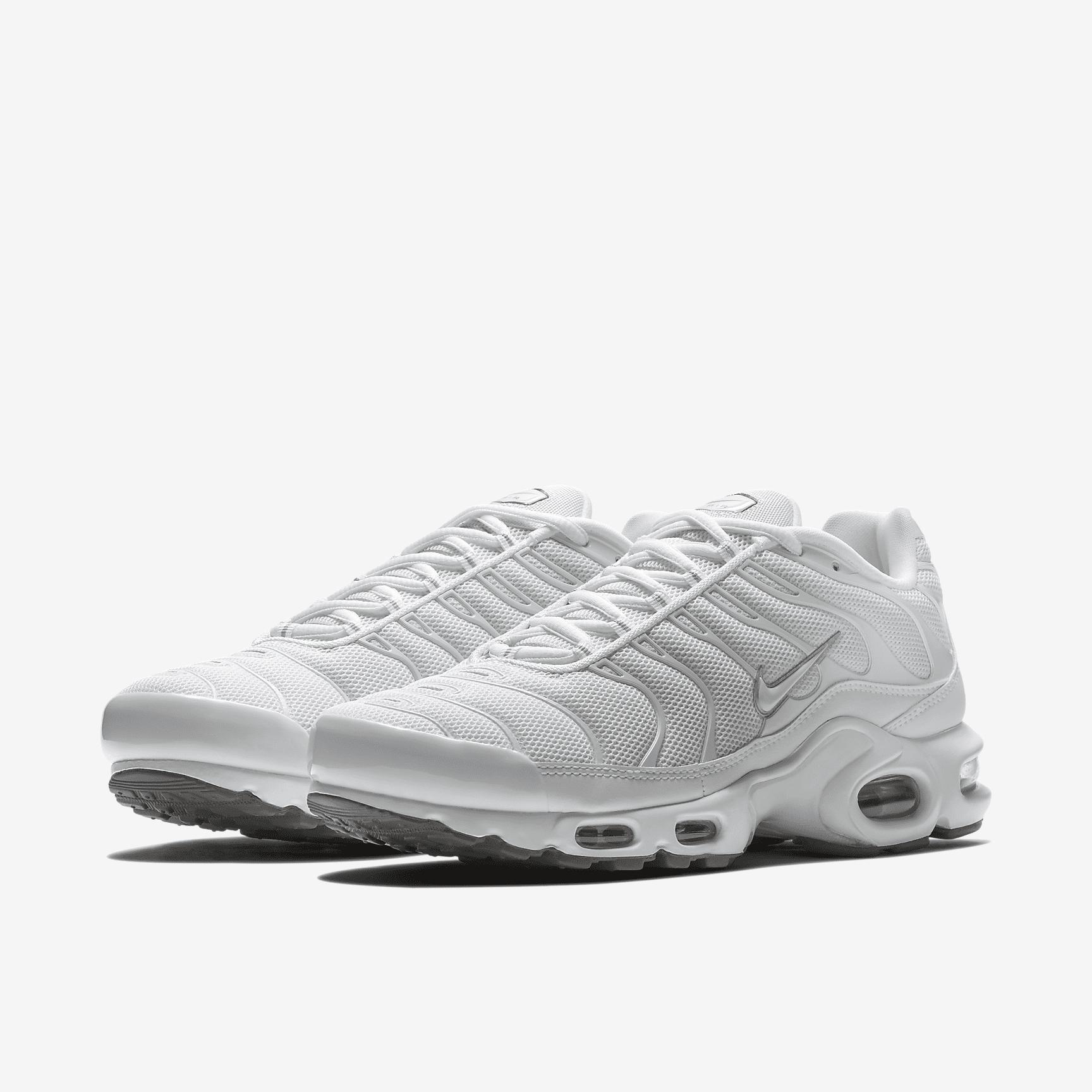 Nike Men's Air Max Plus Shoes Product Image